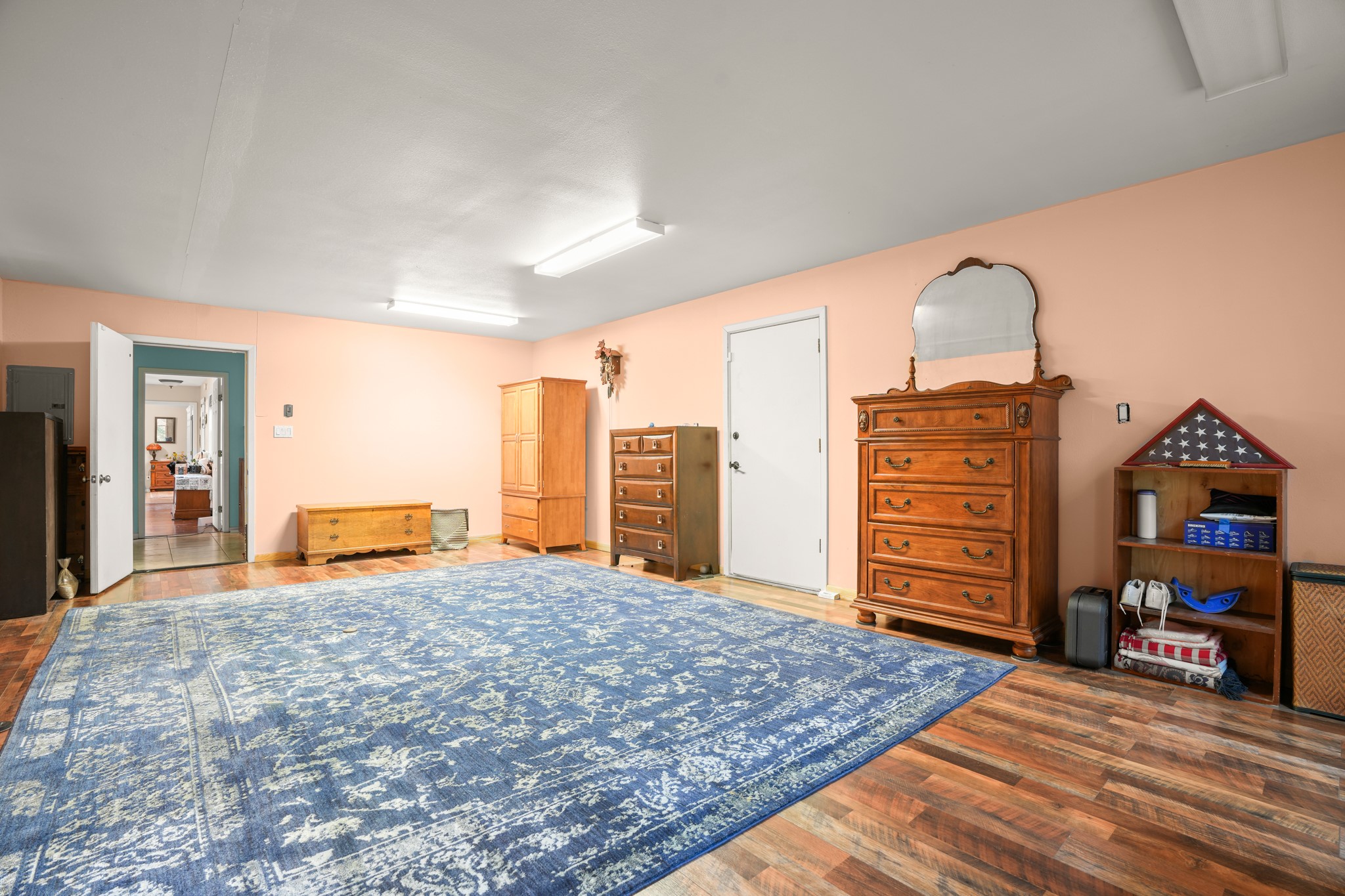 main property photo 13