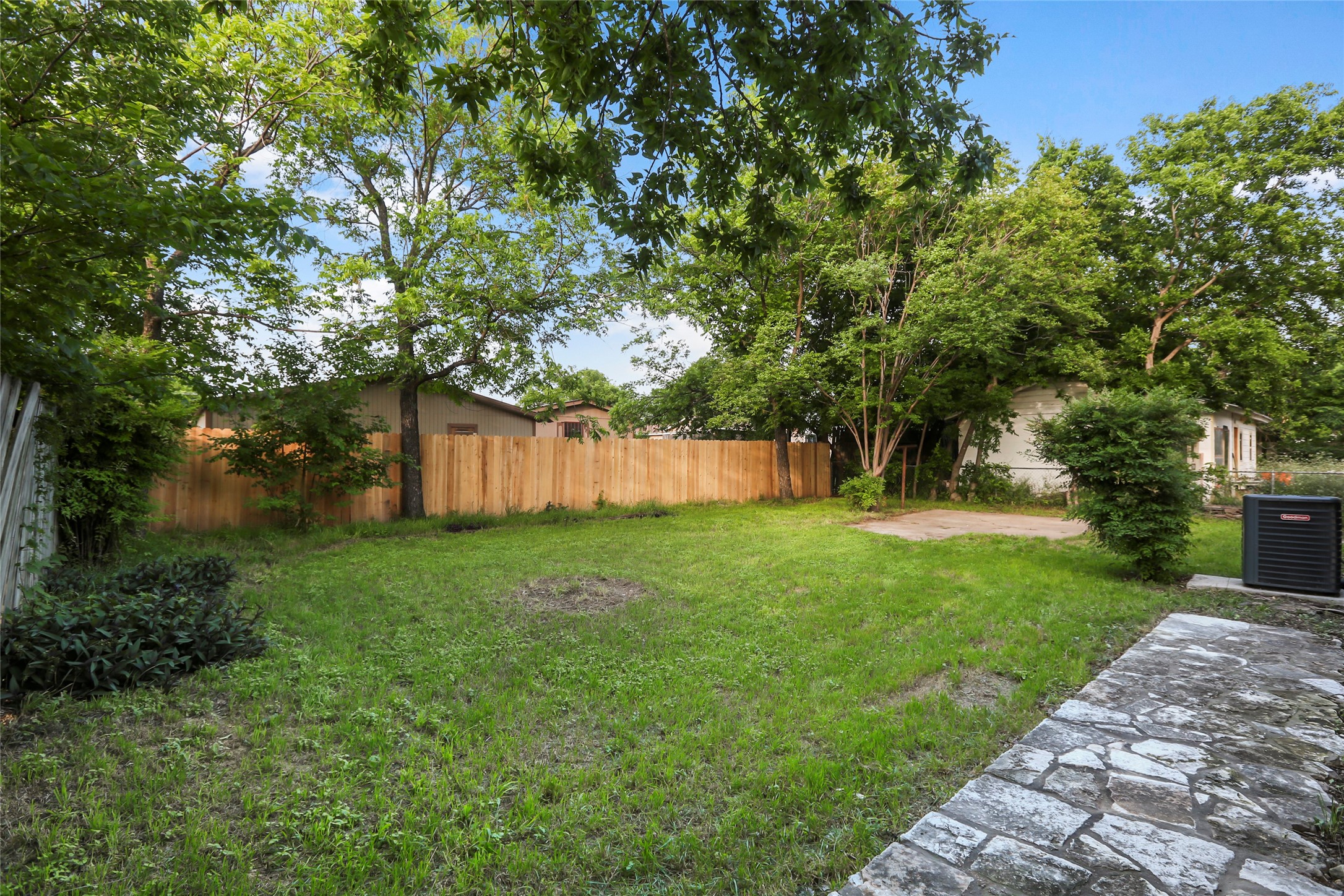 main property photo 30