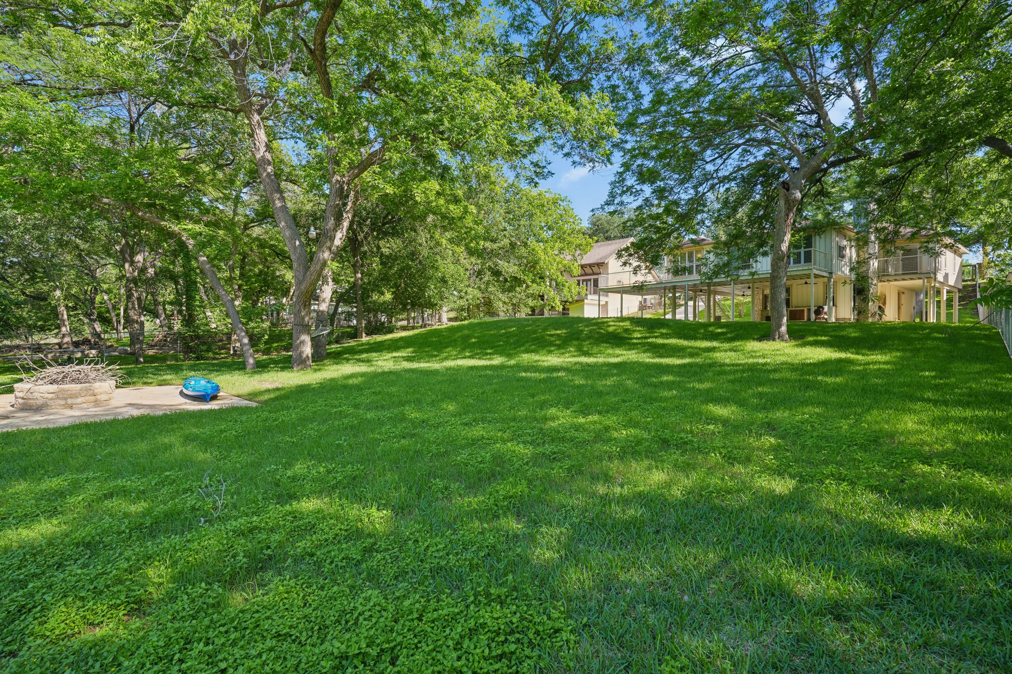main property photo 30