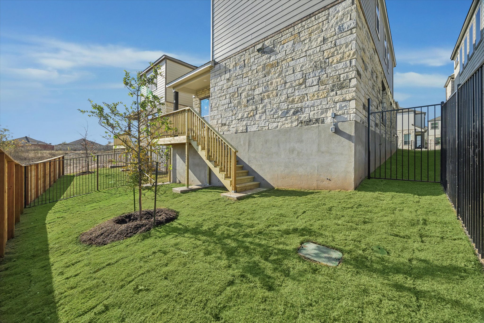 main property photo 9