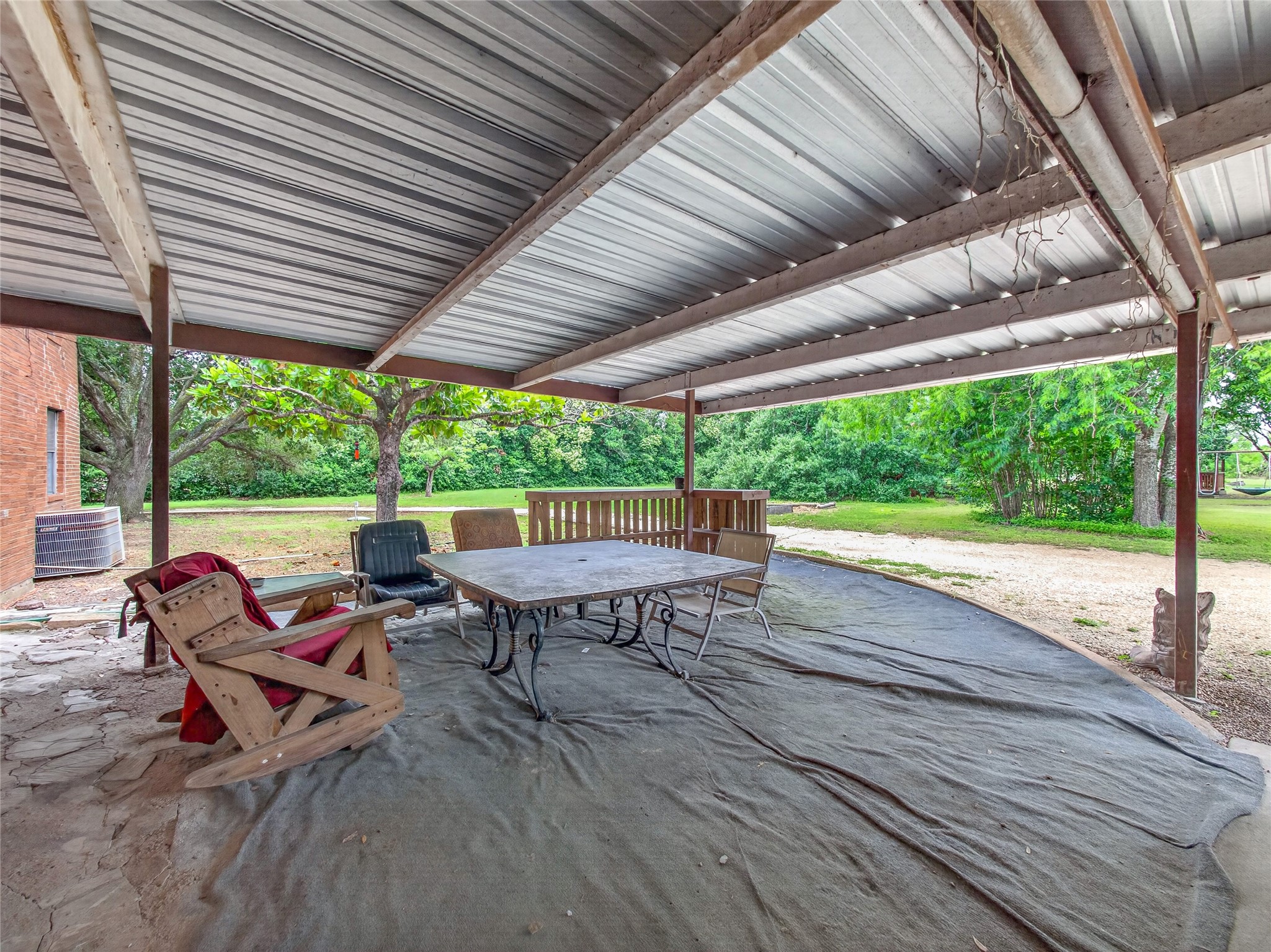 main property photo 28