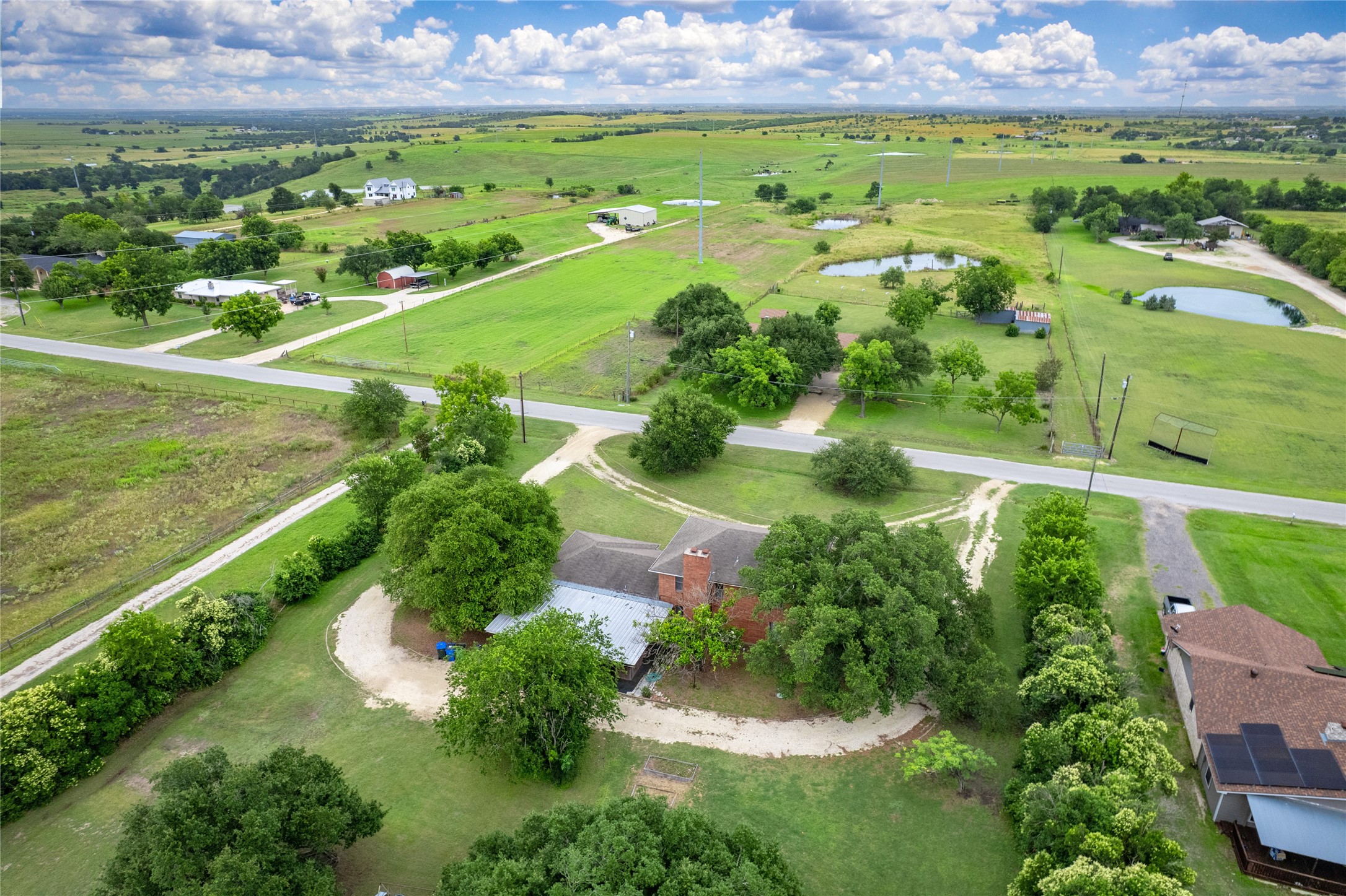main property photo 33