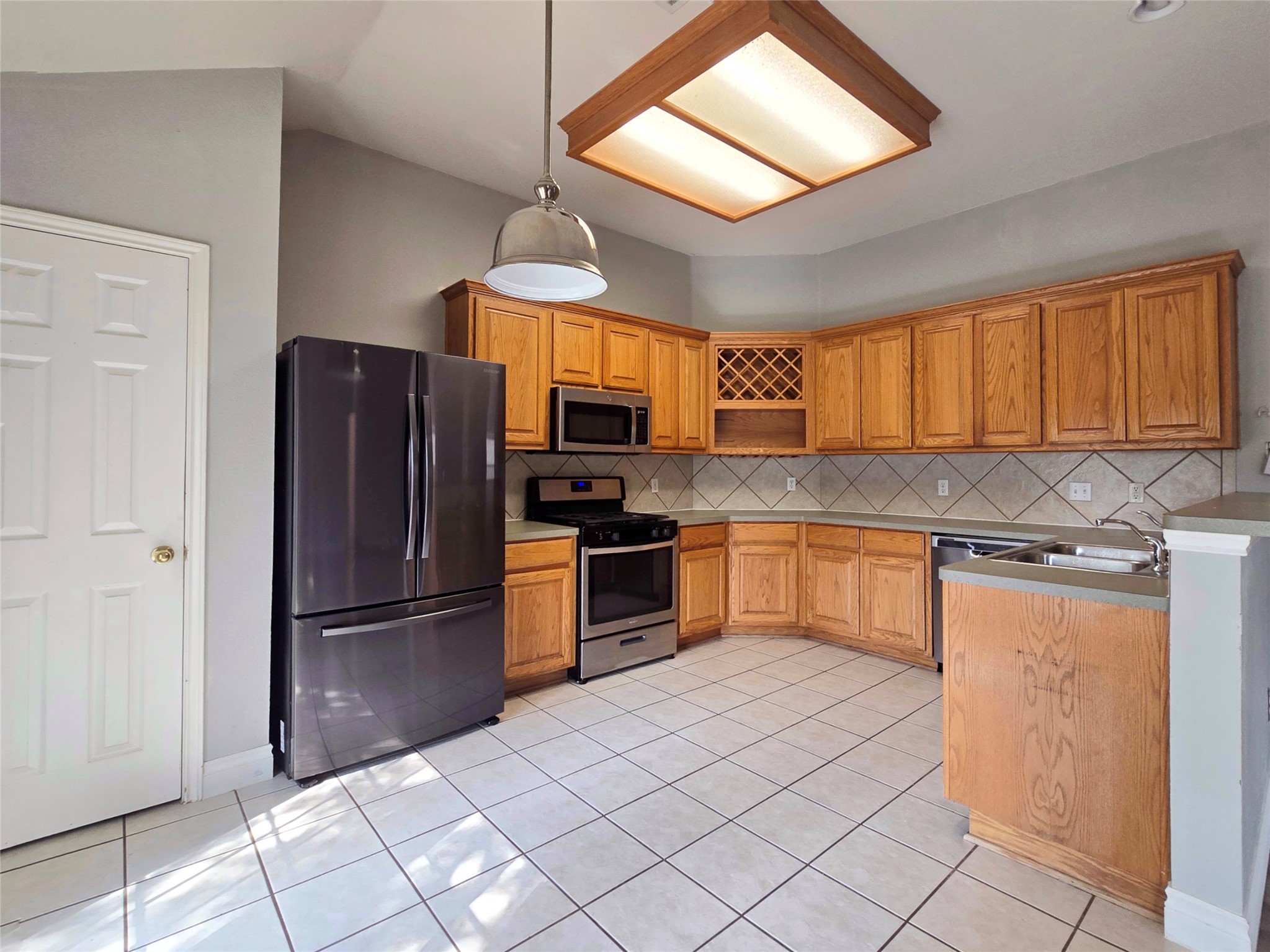 main property photo 8