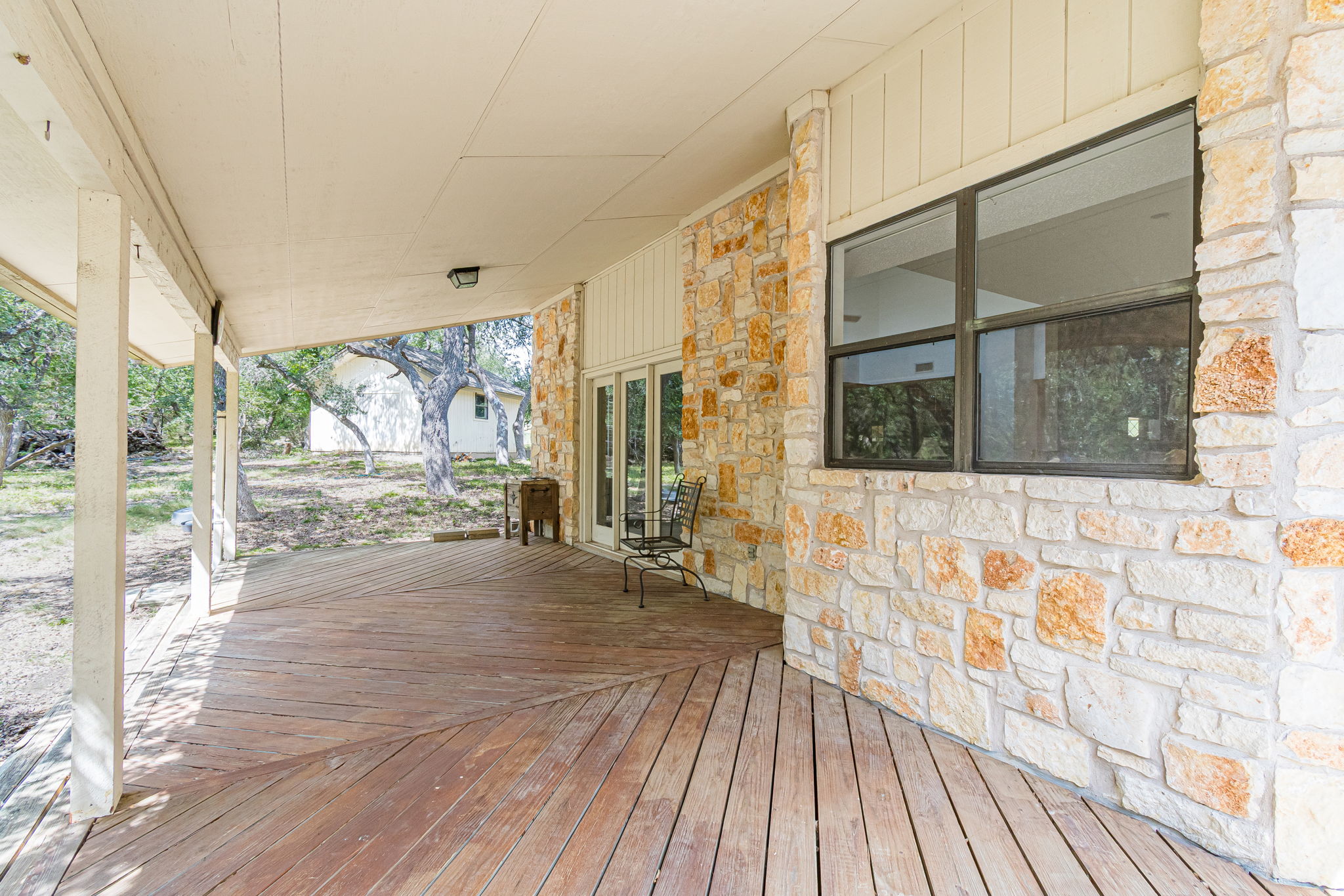 main property photo 28