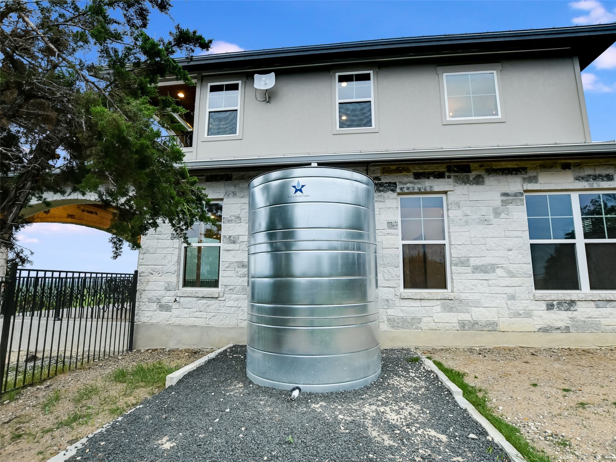 main property photo 21