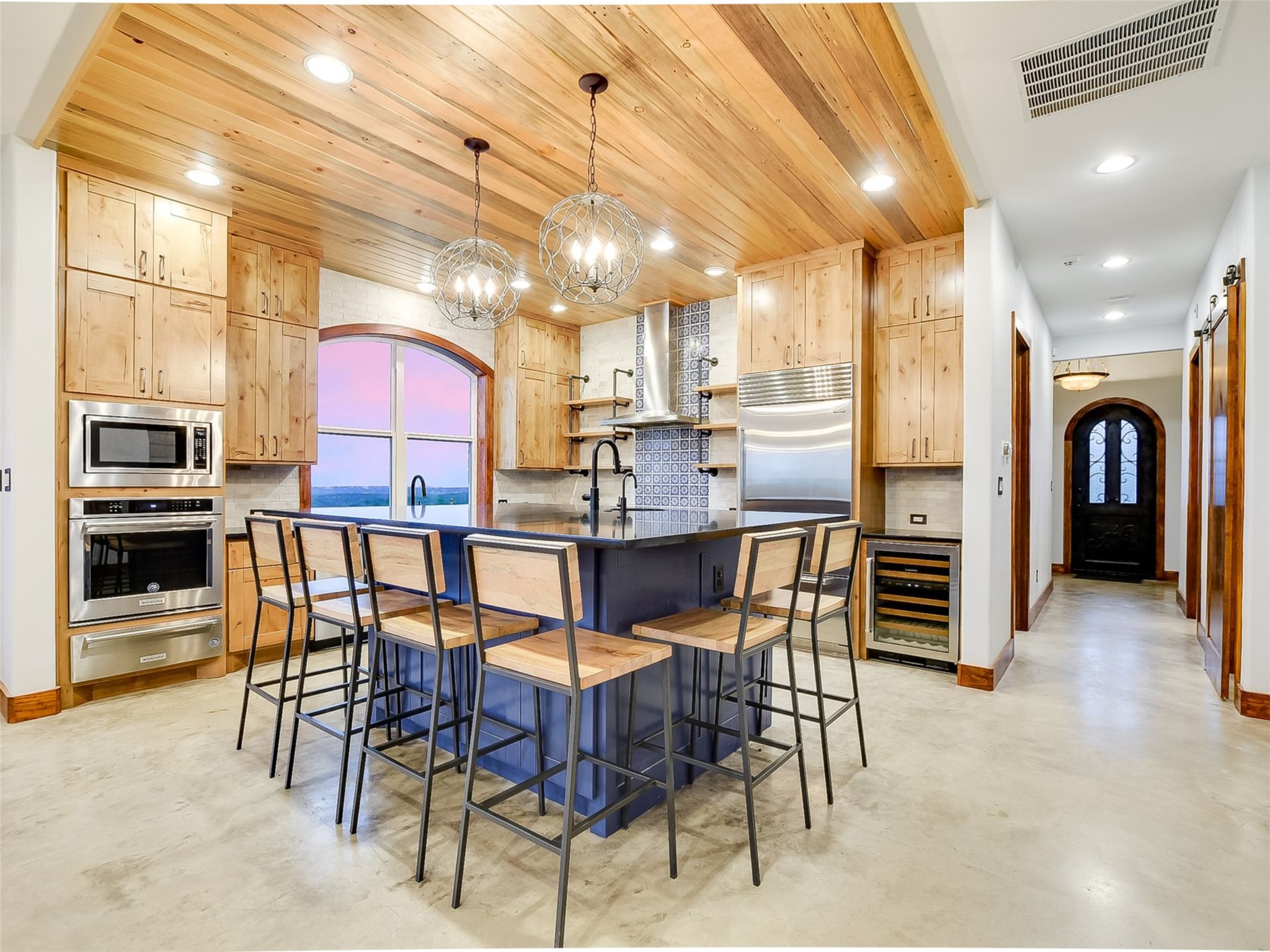 main property photo 6