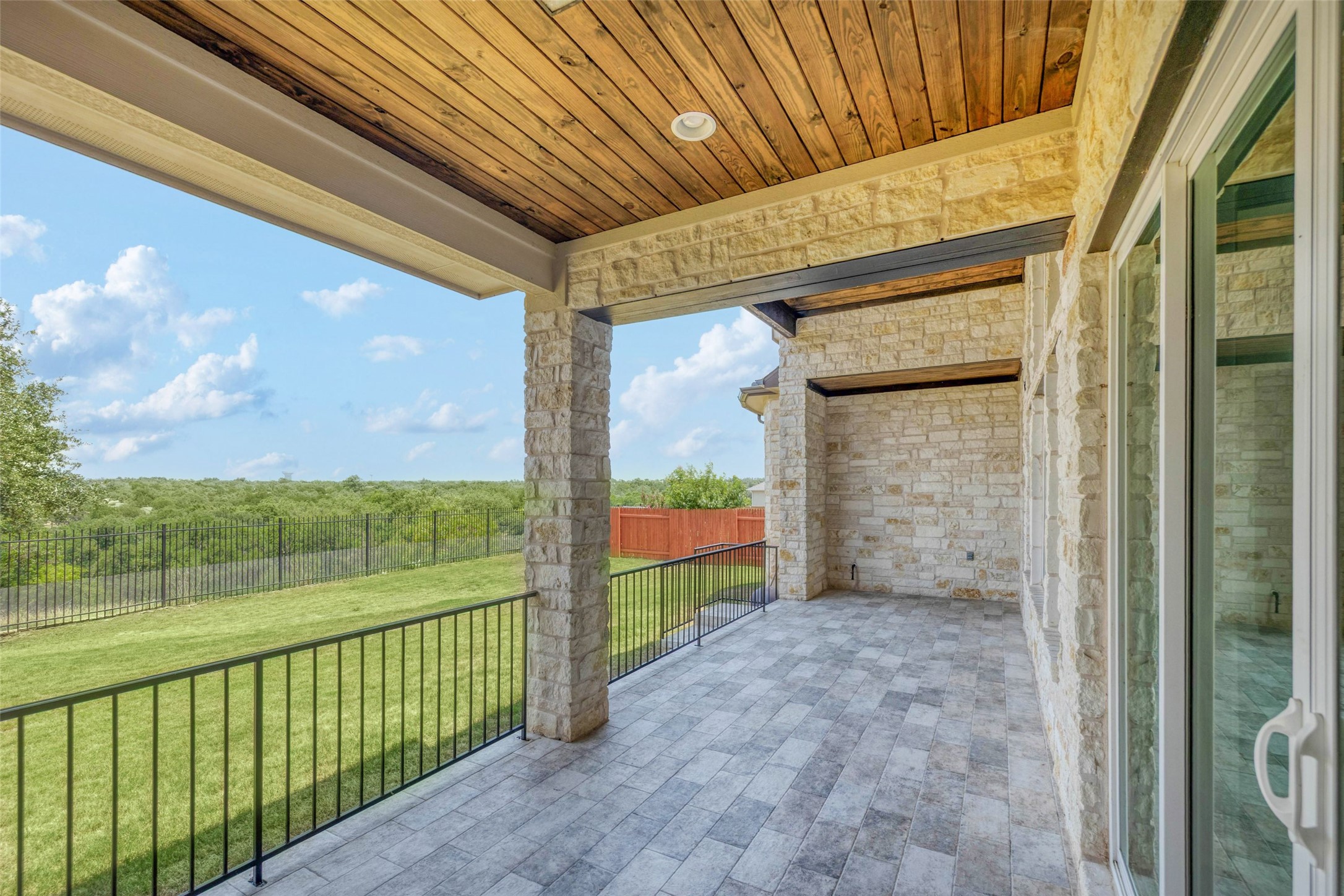 main property photo 34