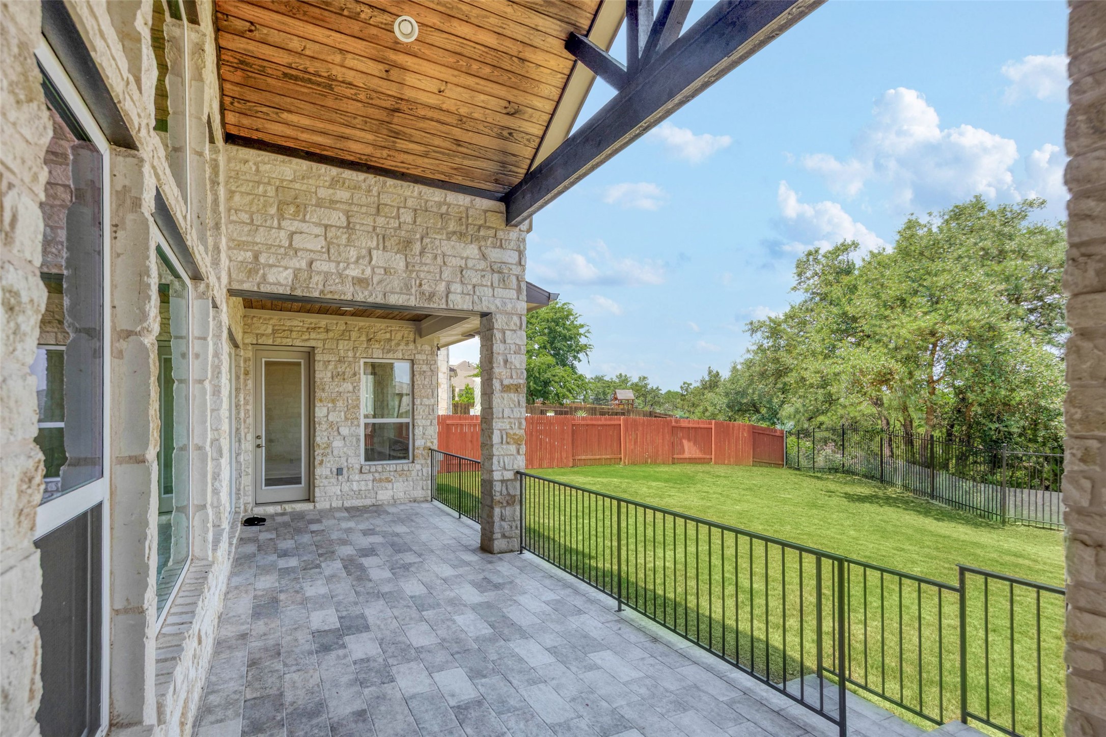 main property photo 35