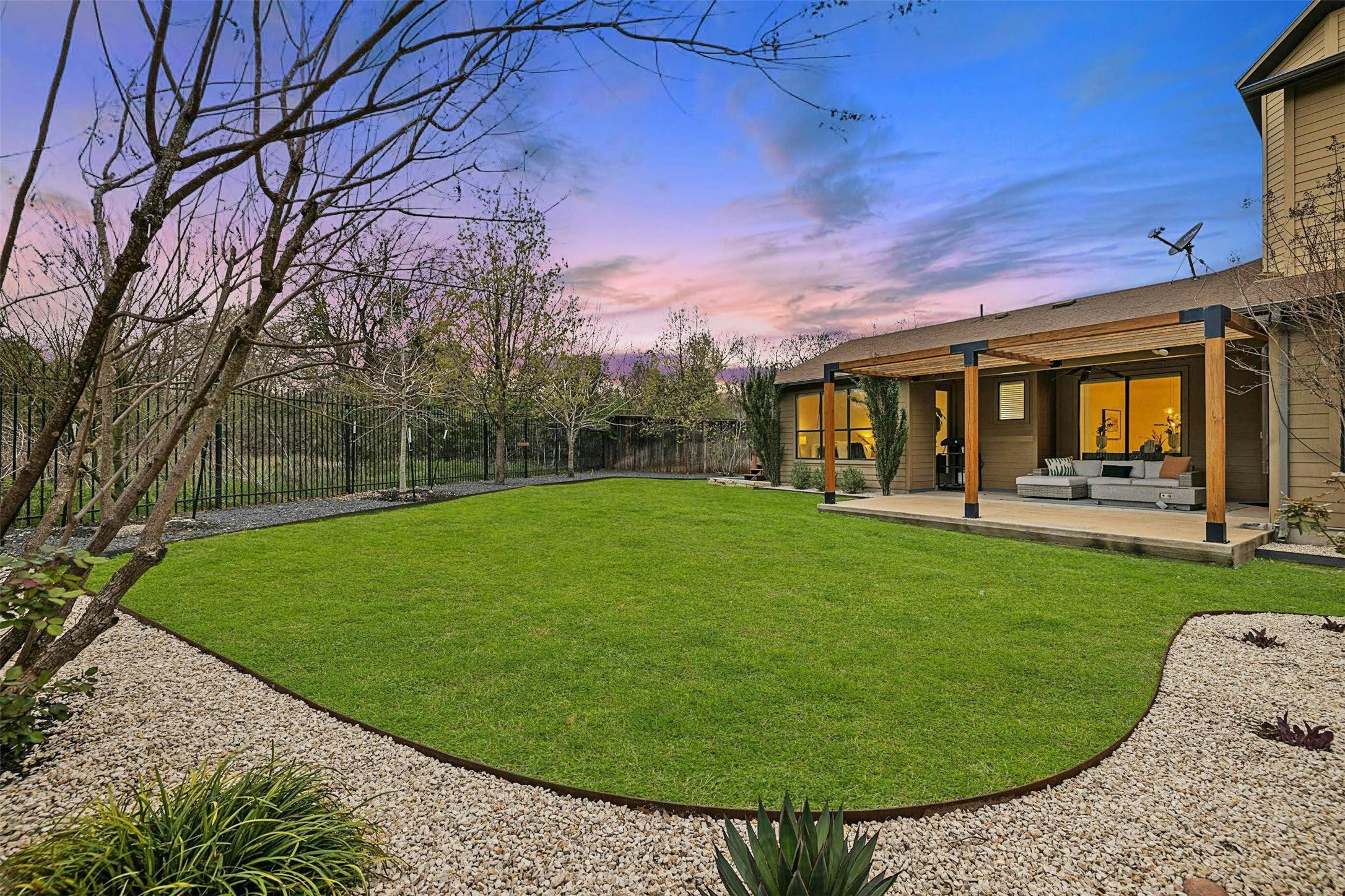 main property photo 25