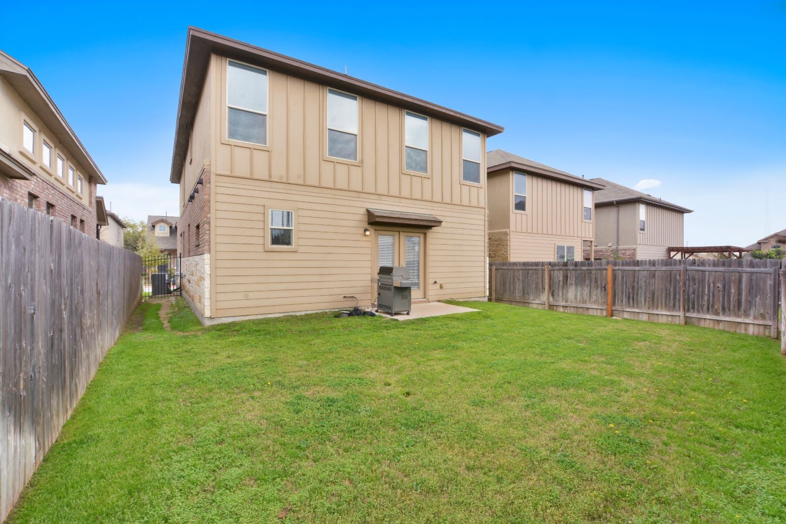 main property photo 24
