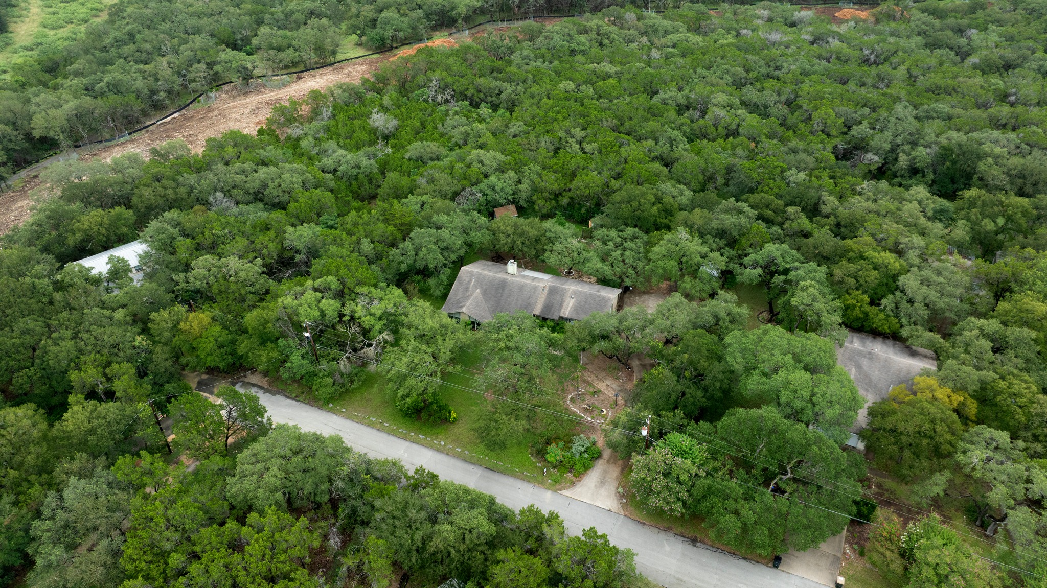 main property photo 30