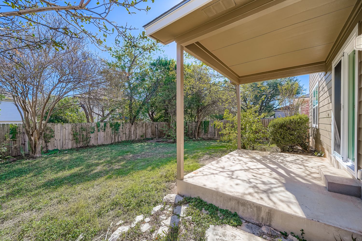 main property photo 25