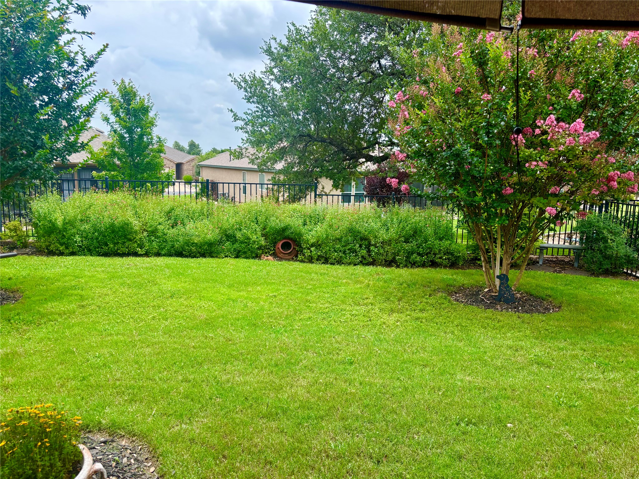 main property photo 30