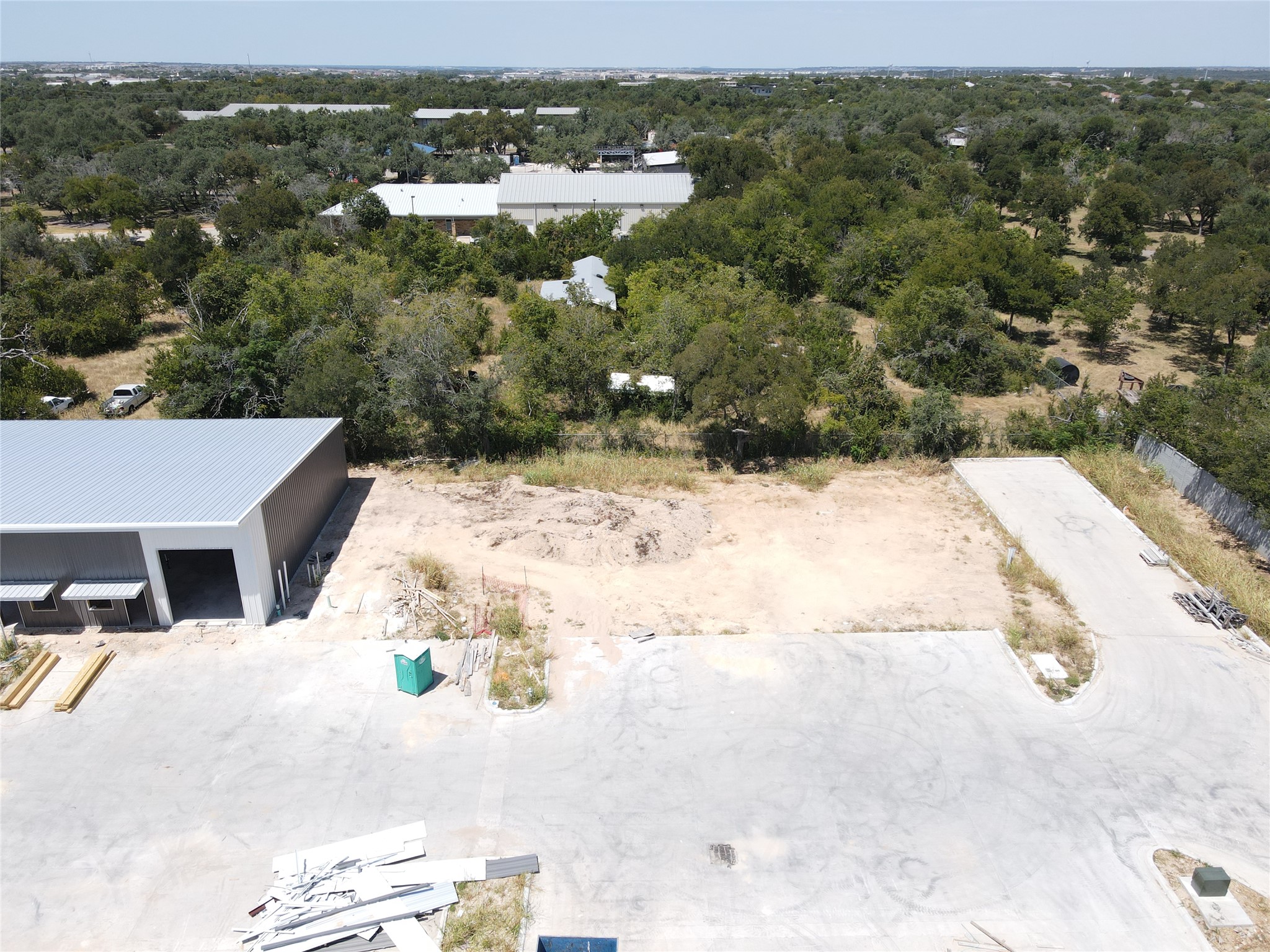 main property photo 11