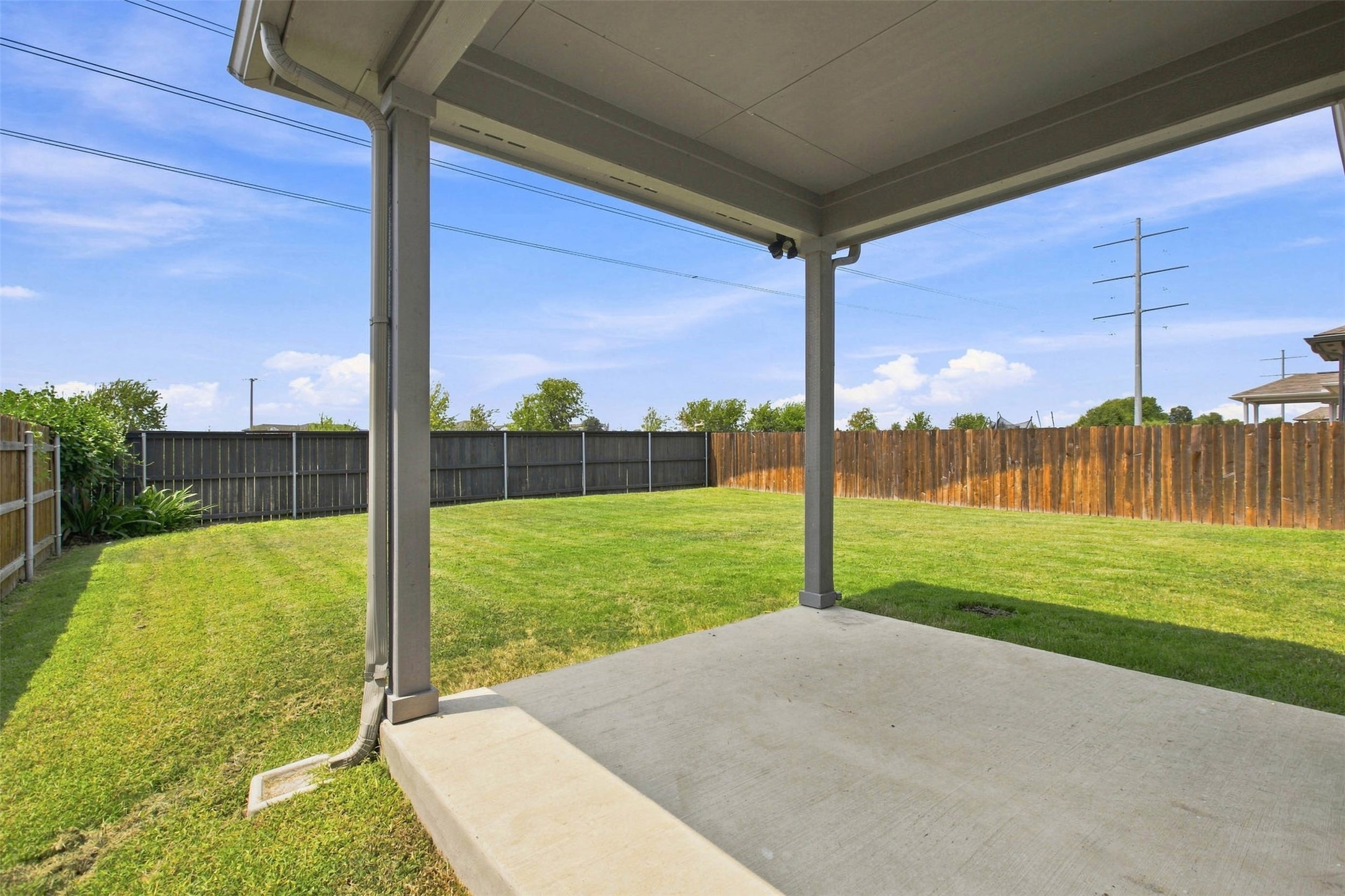 main property photo 33