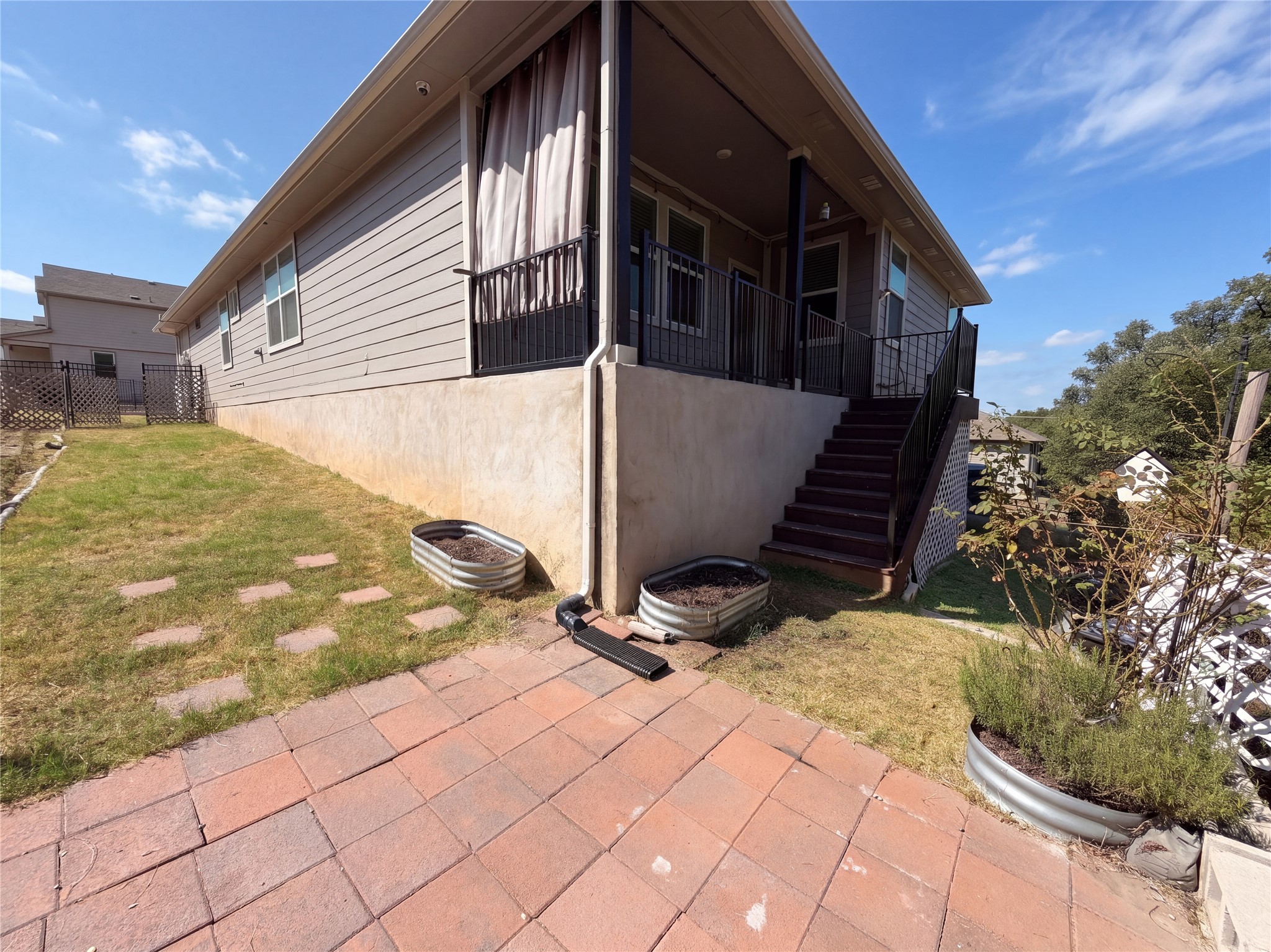 main property photo 19