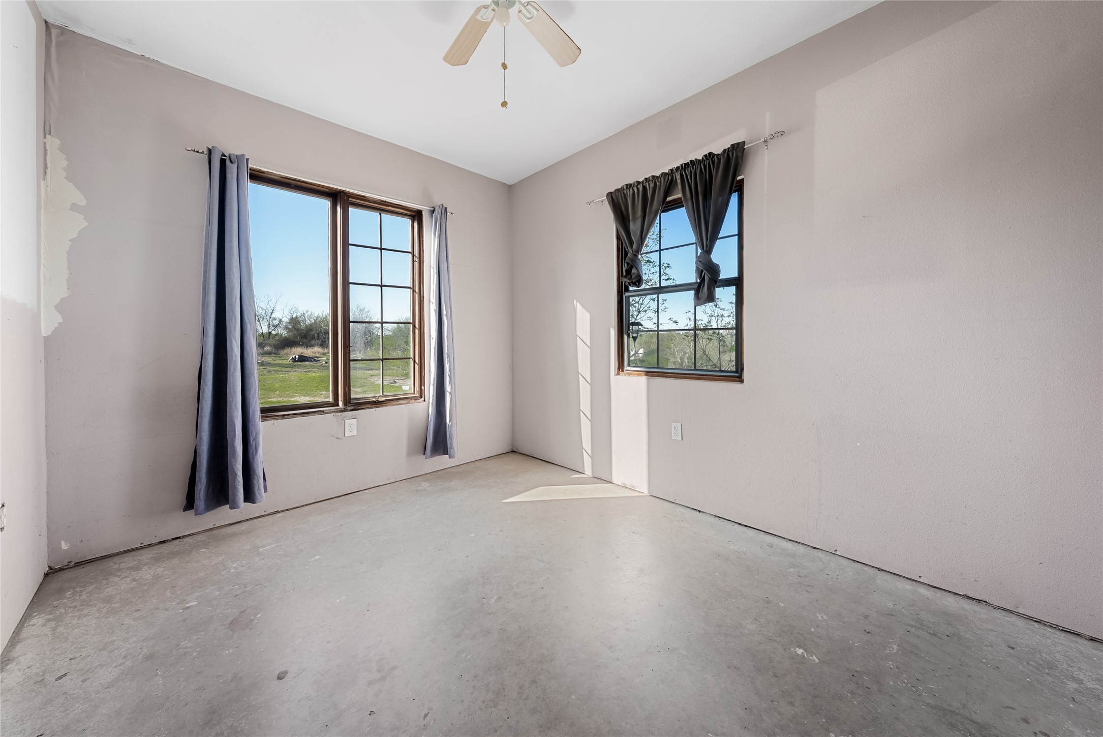 main property photo 11