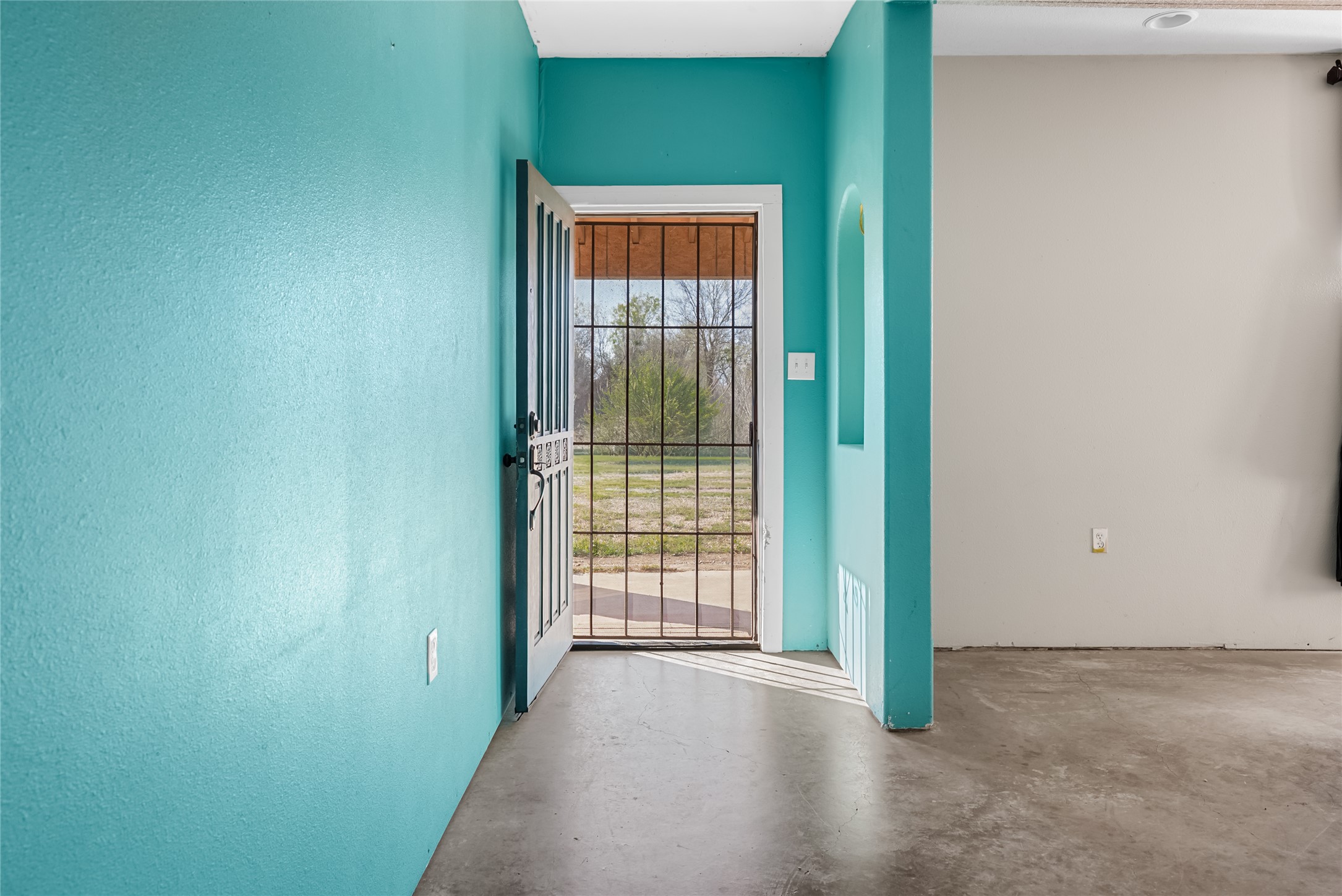 main property photo 8