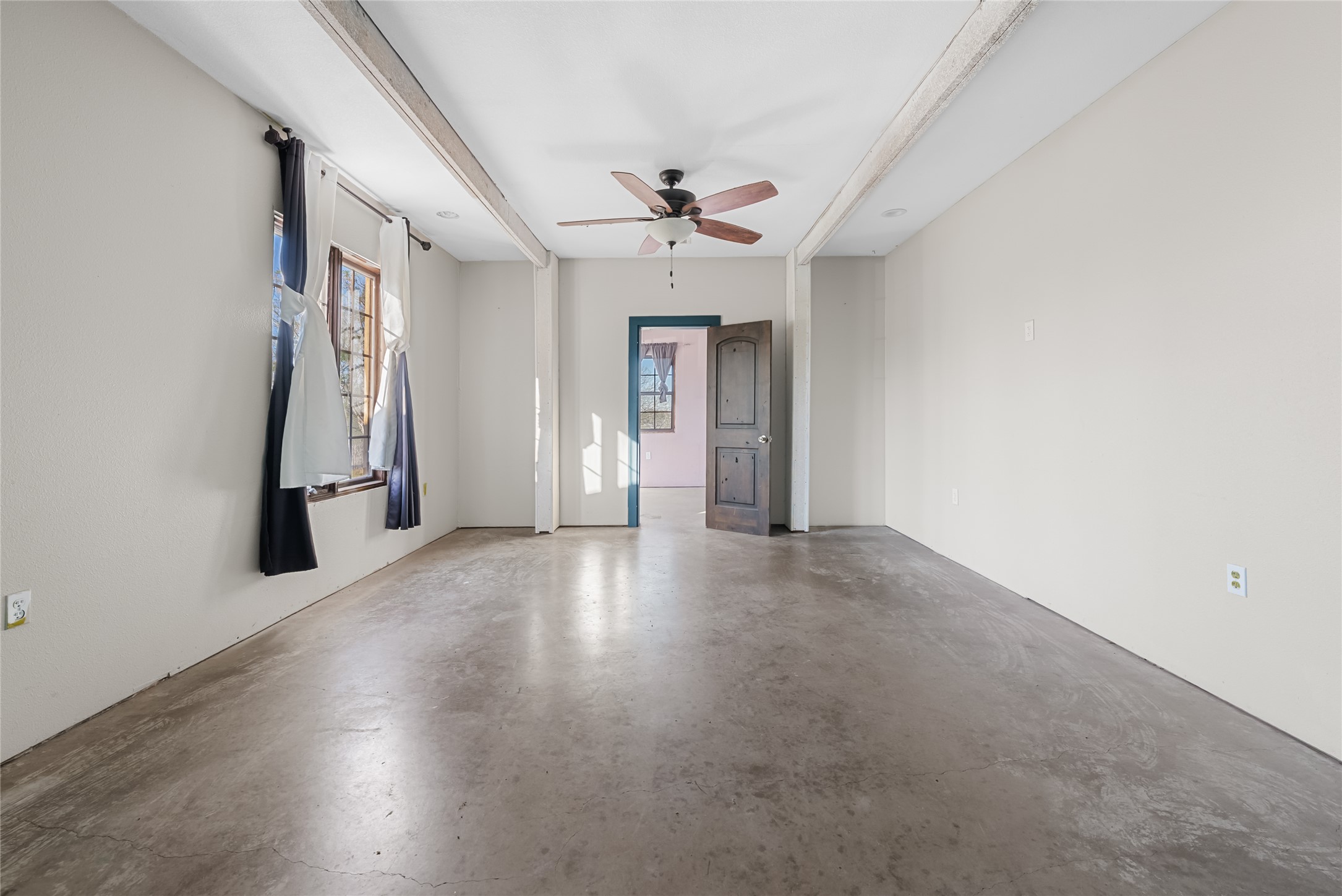 main property photo 9