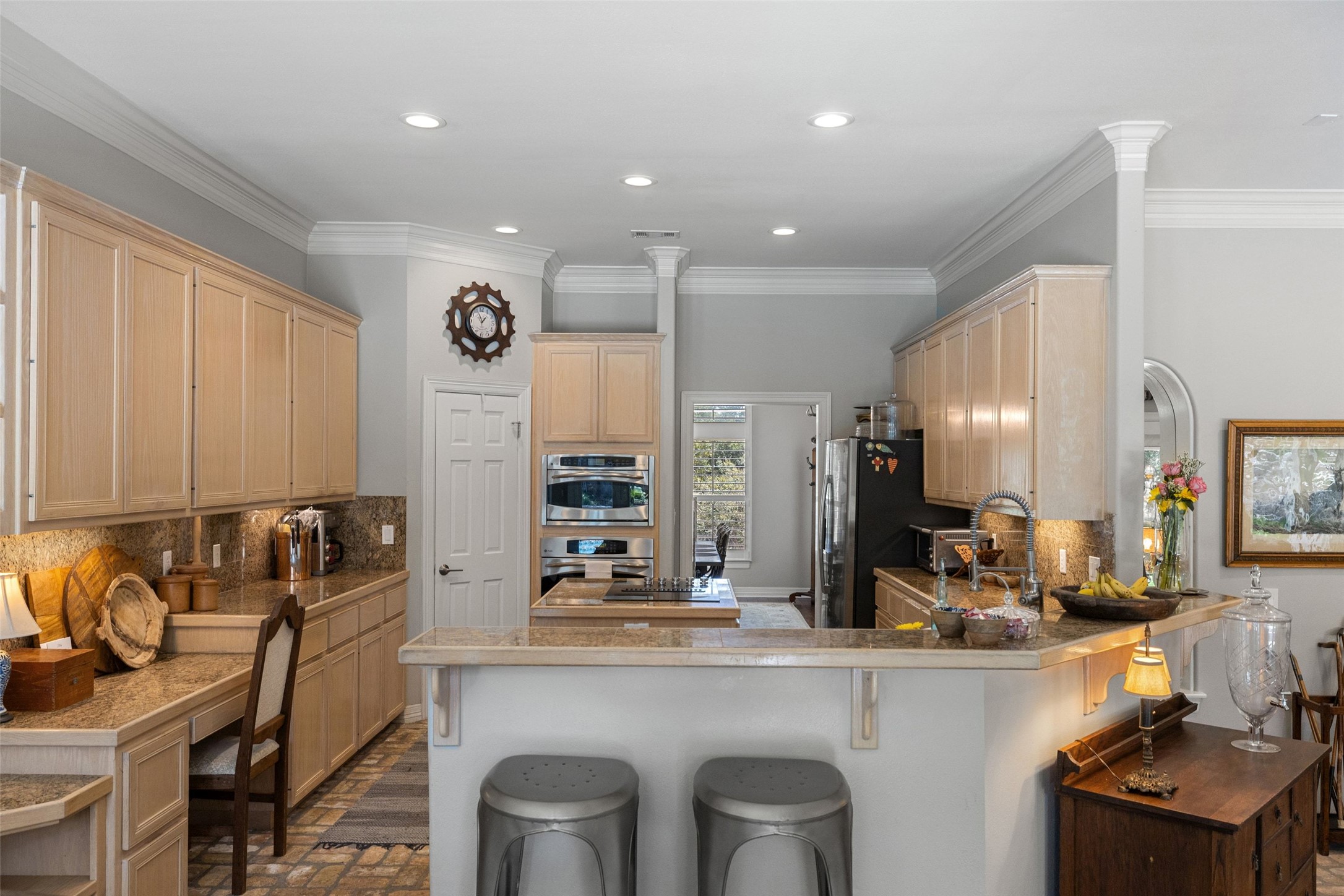 main property photo 9