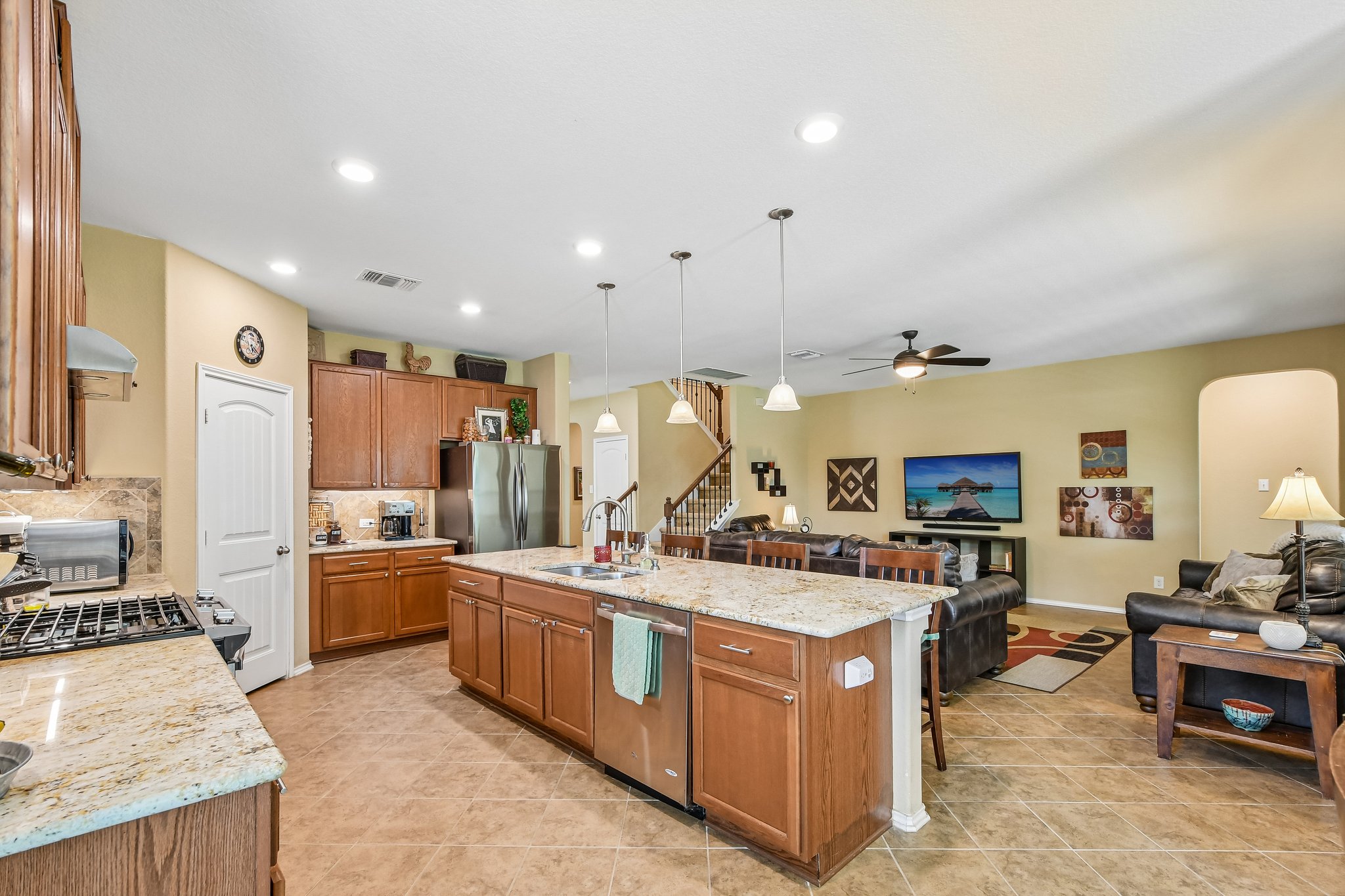 main property photo 10