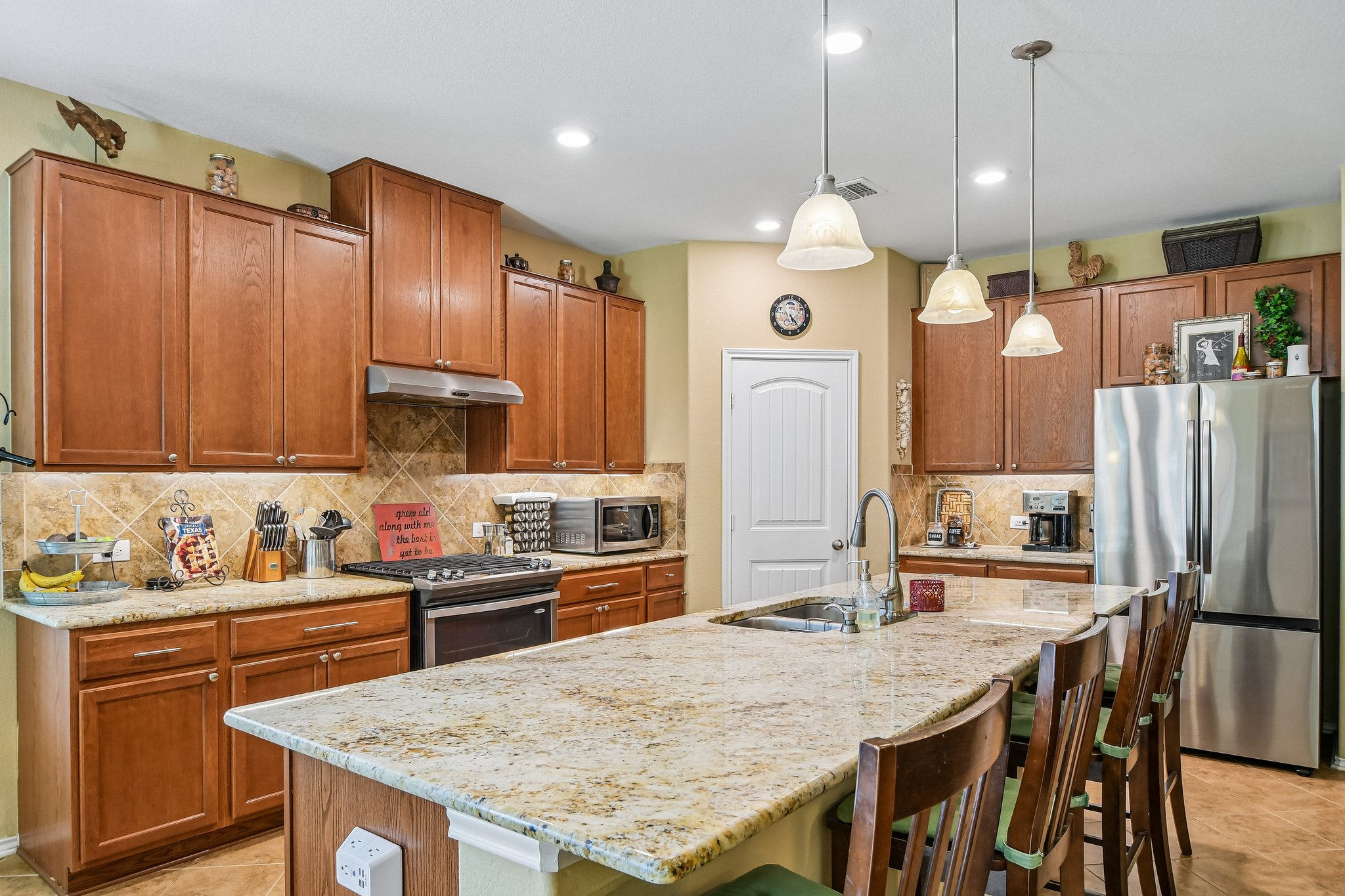 main property photo 13
