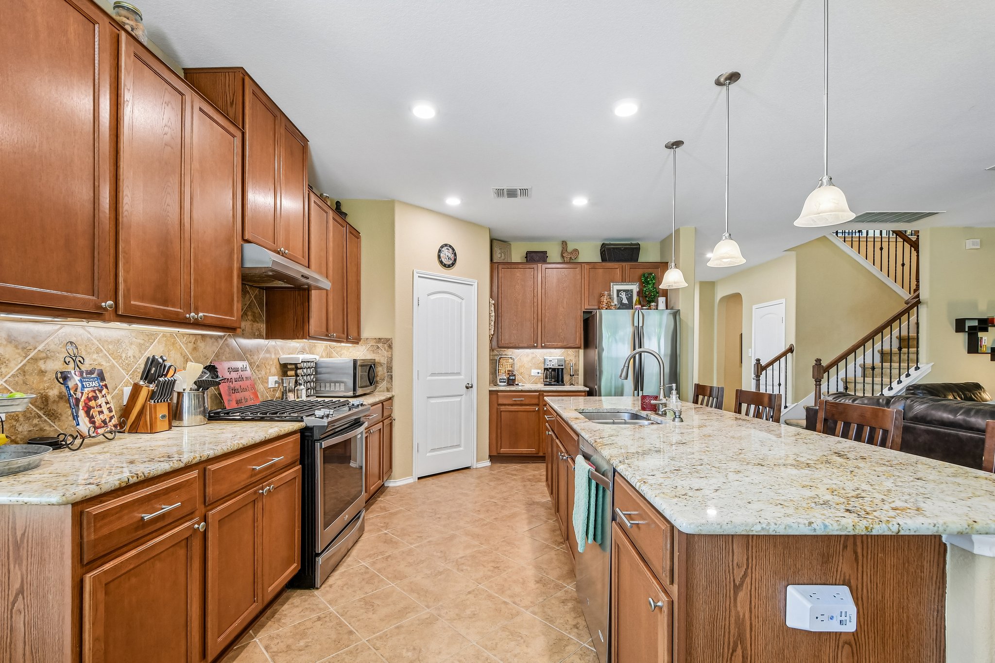 main property photo 9
