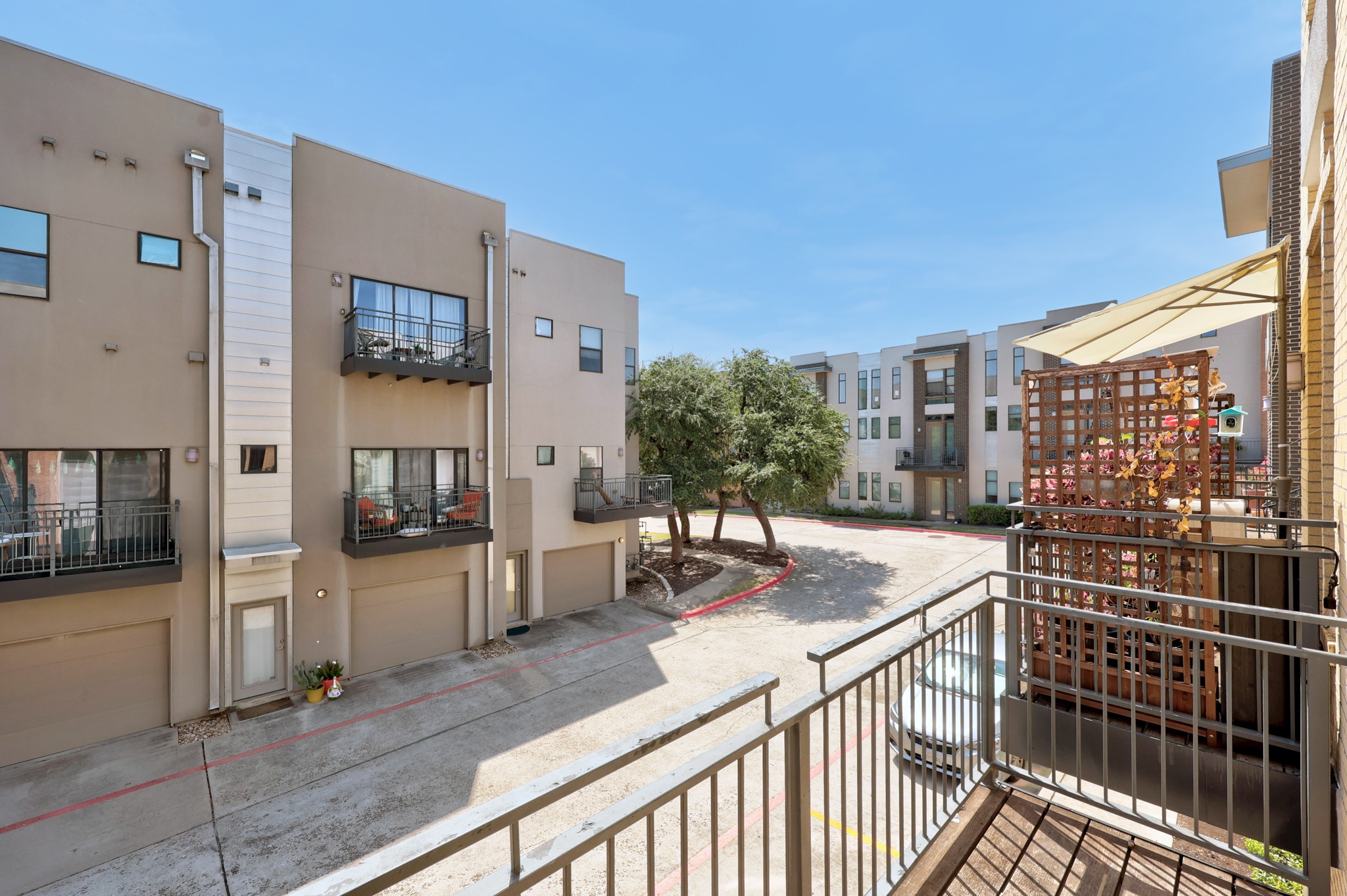 main property photo 11