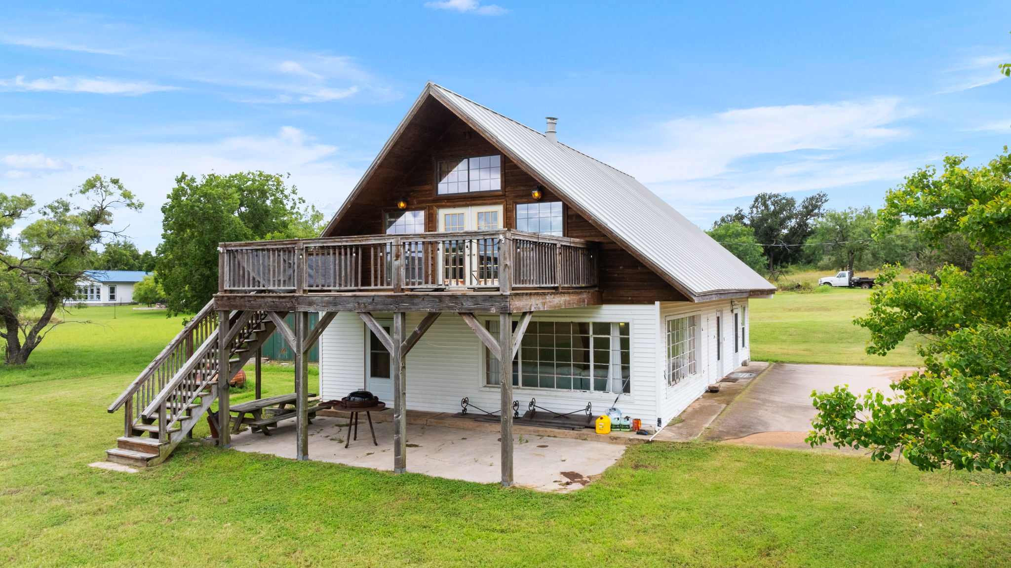 main property photo 4