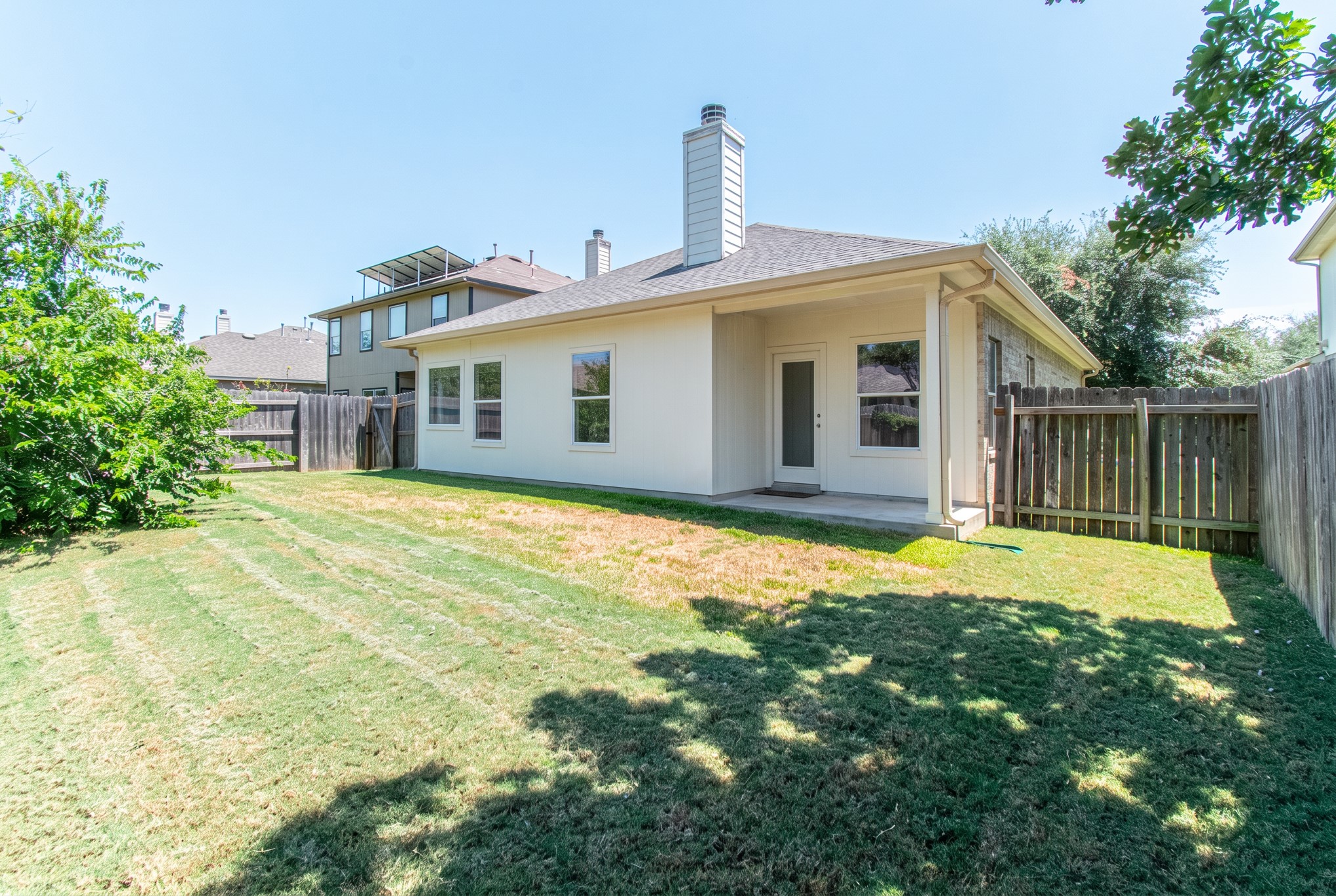 main property photo 28