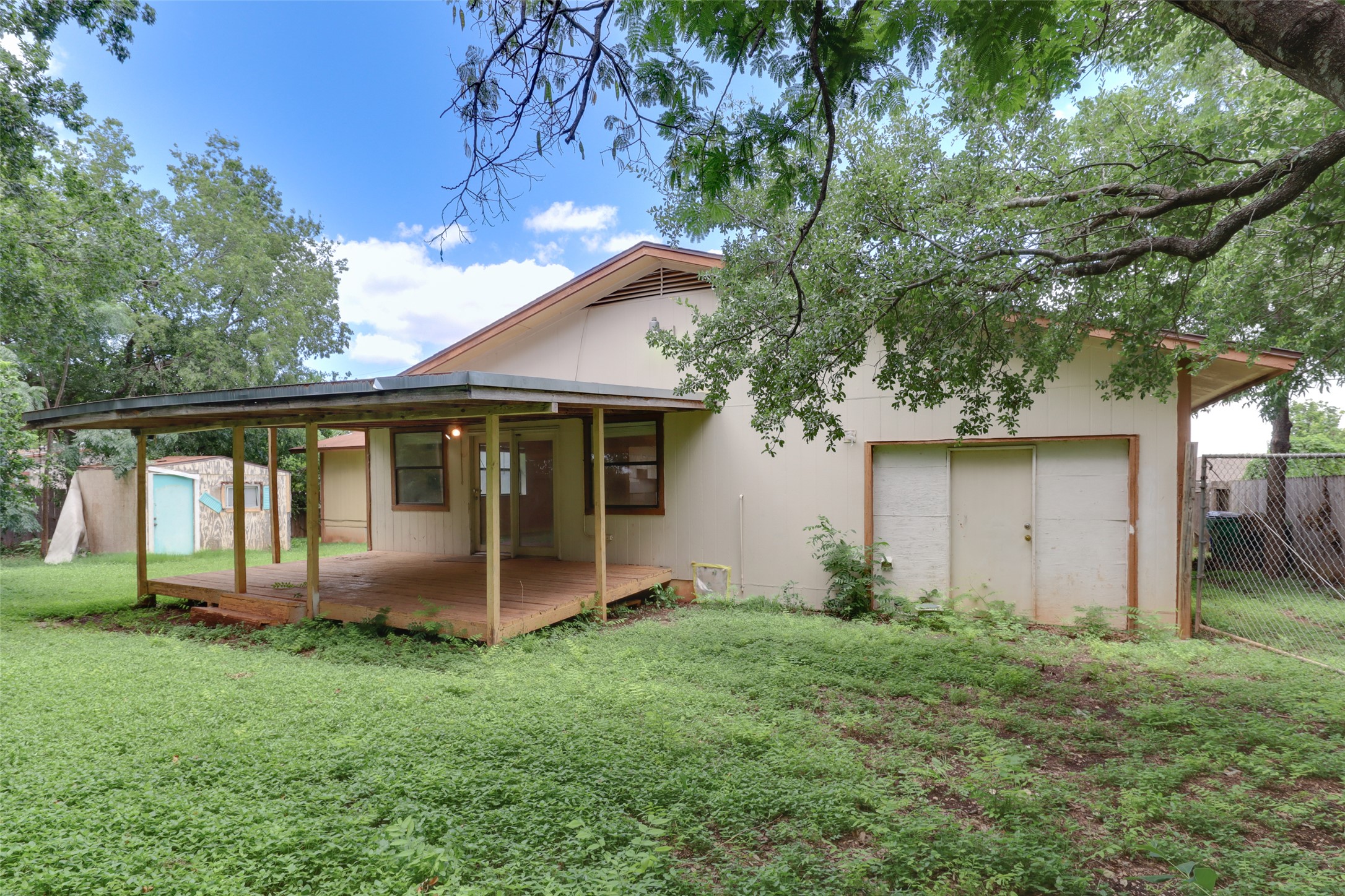 main property photo 18