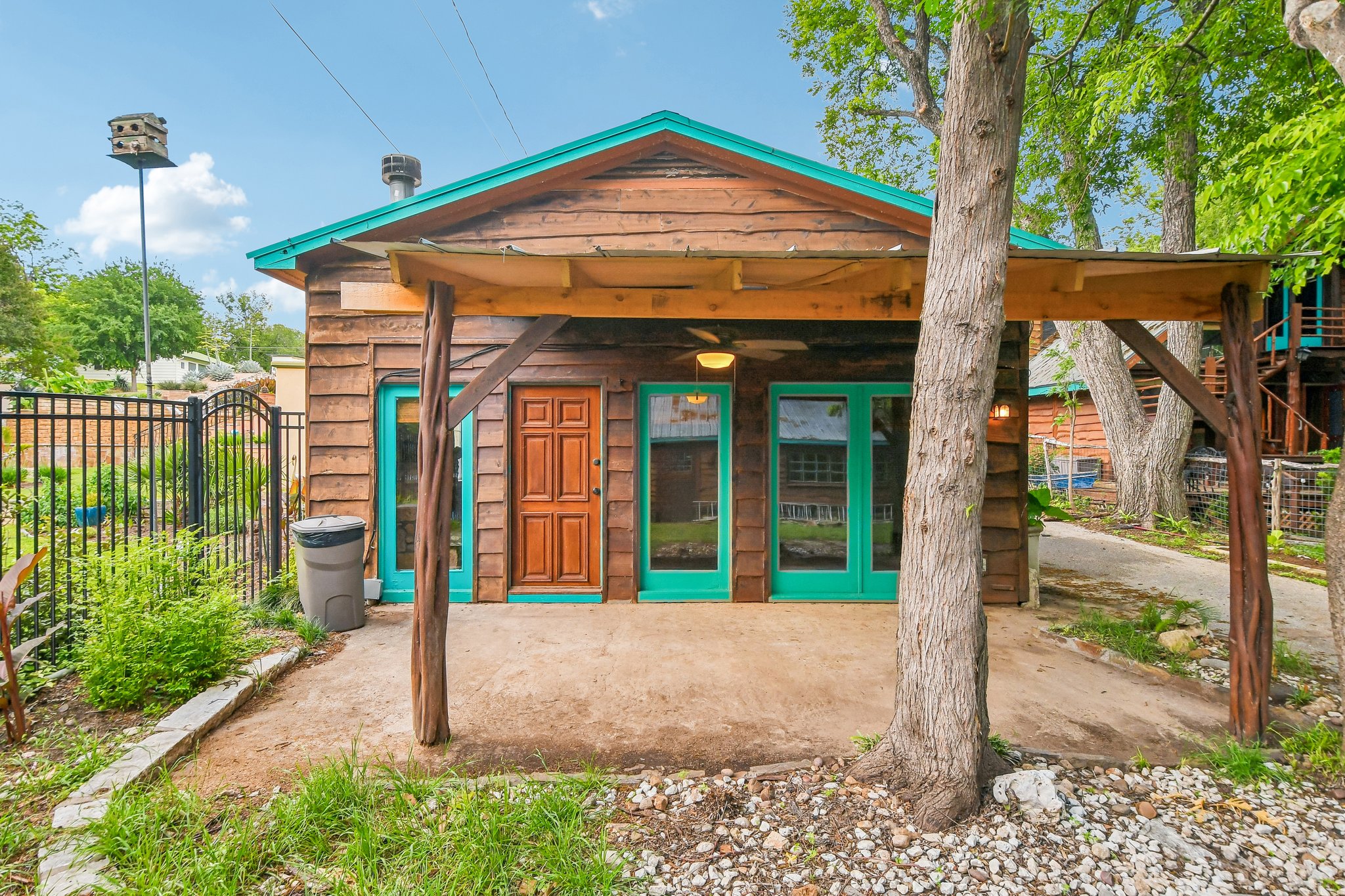 main property photo 11