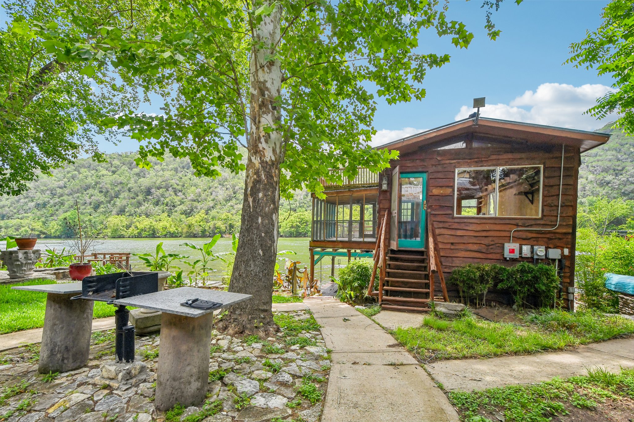 main property photo 22