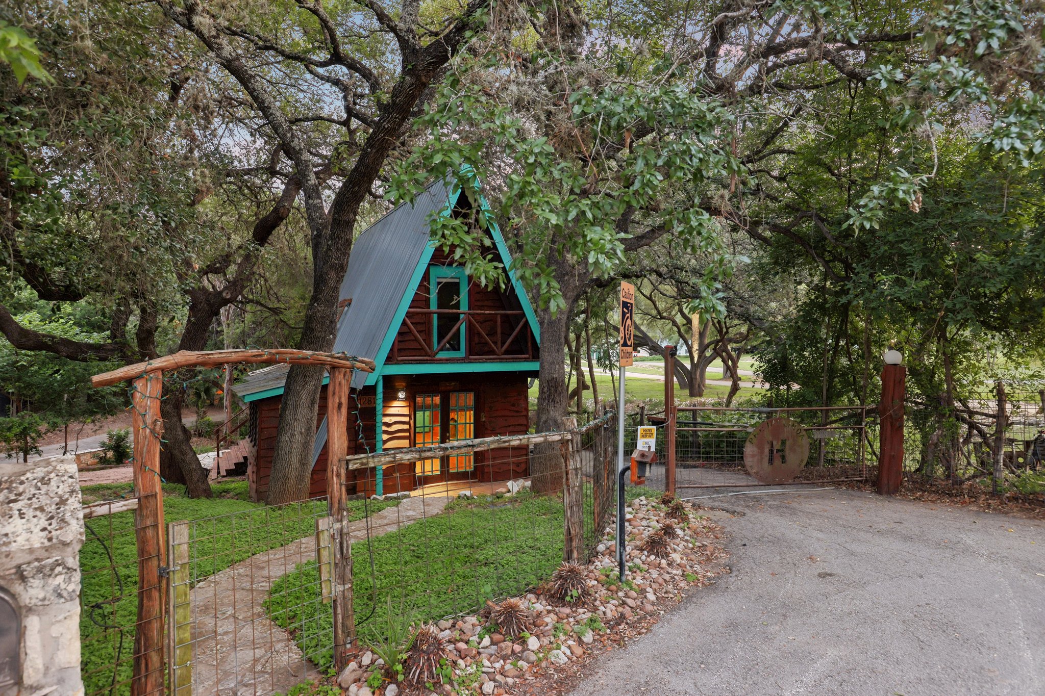 main property photo 32