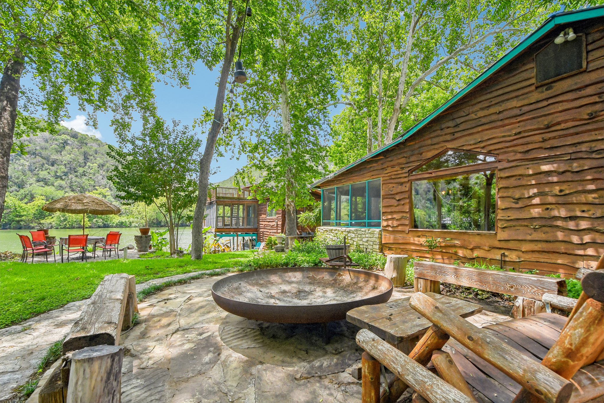 main property photo 6