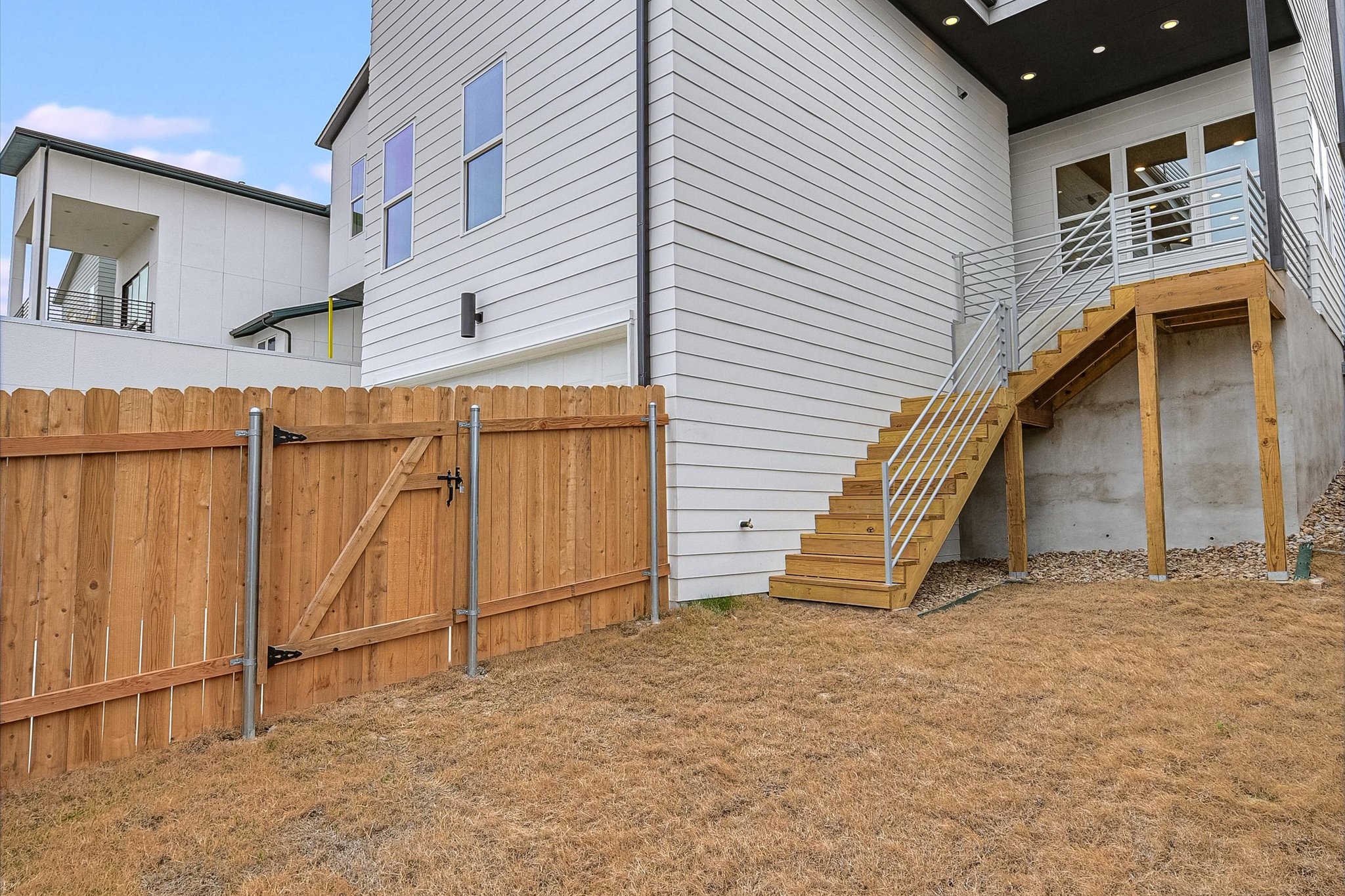 main property photo 24