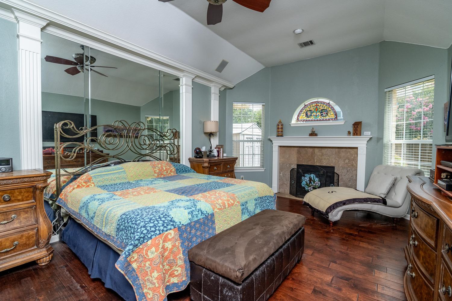 main property photo 16