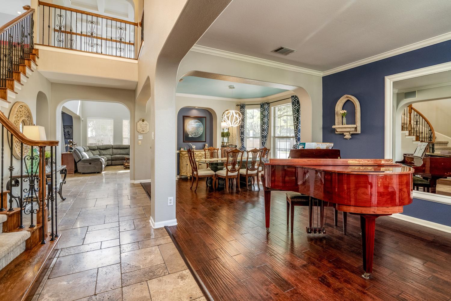 main property photo 7