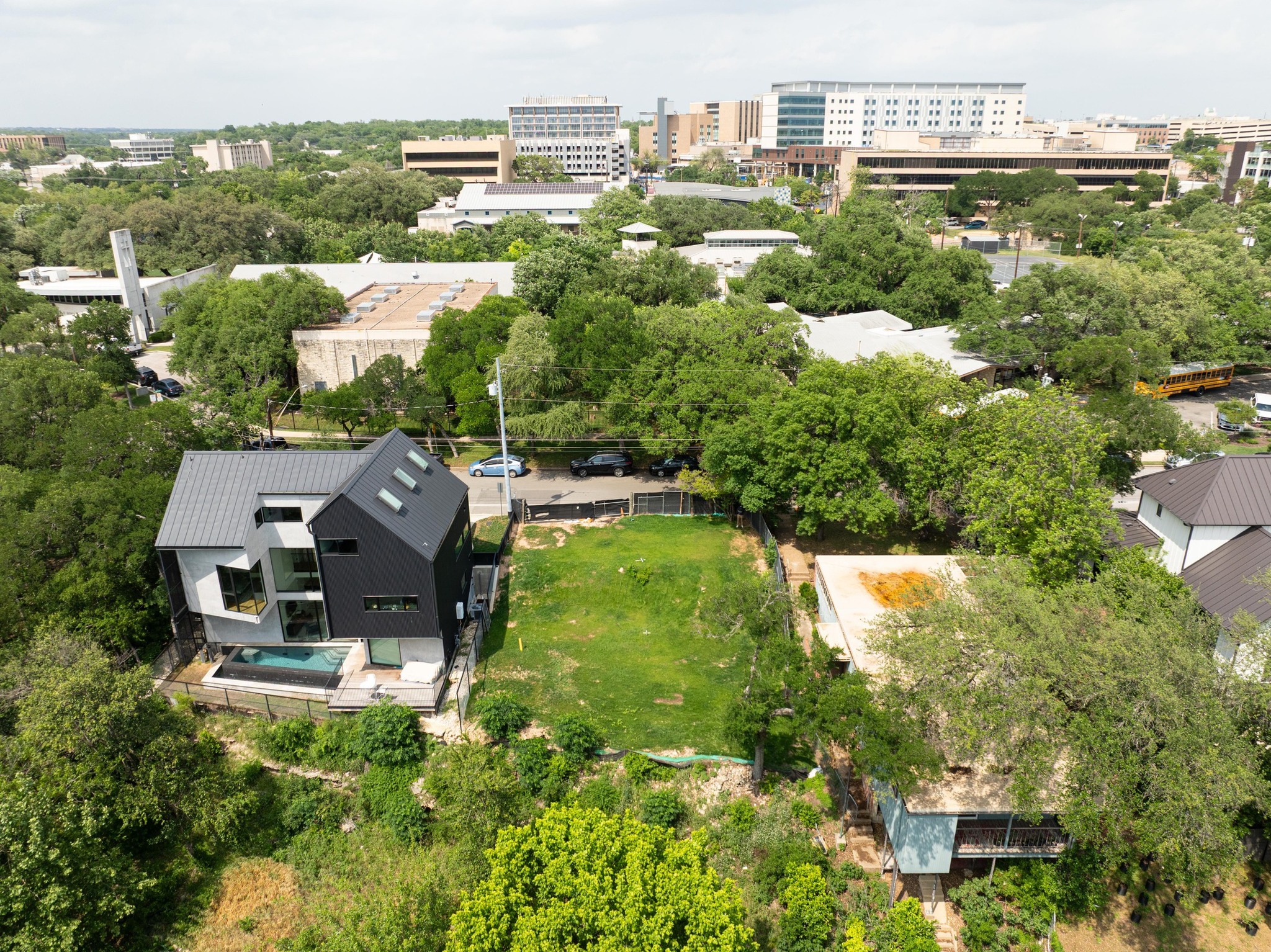 main property photo 12