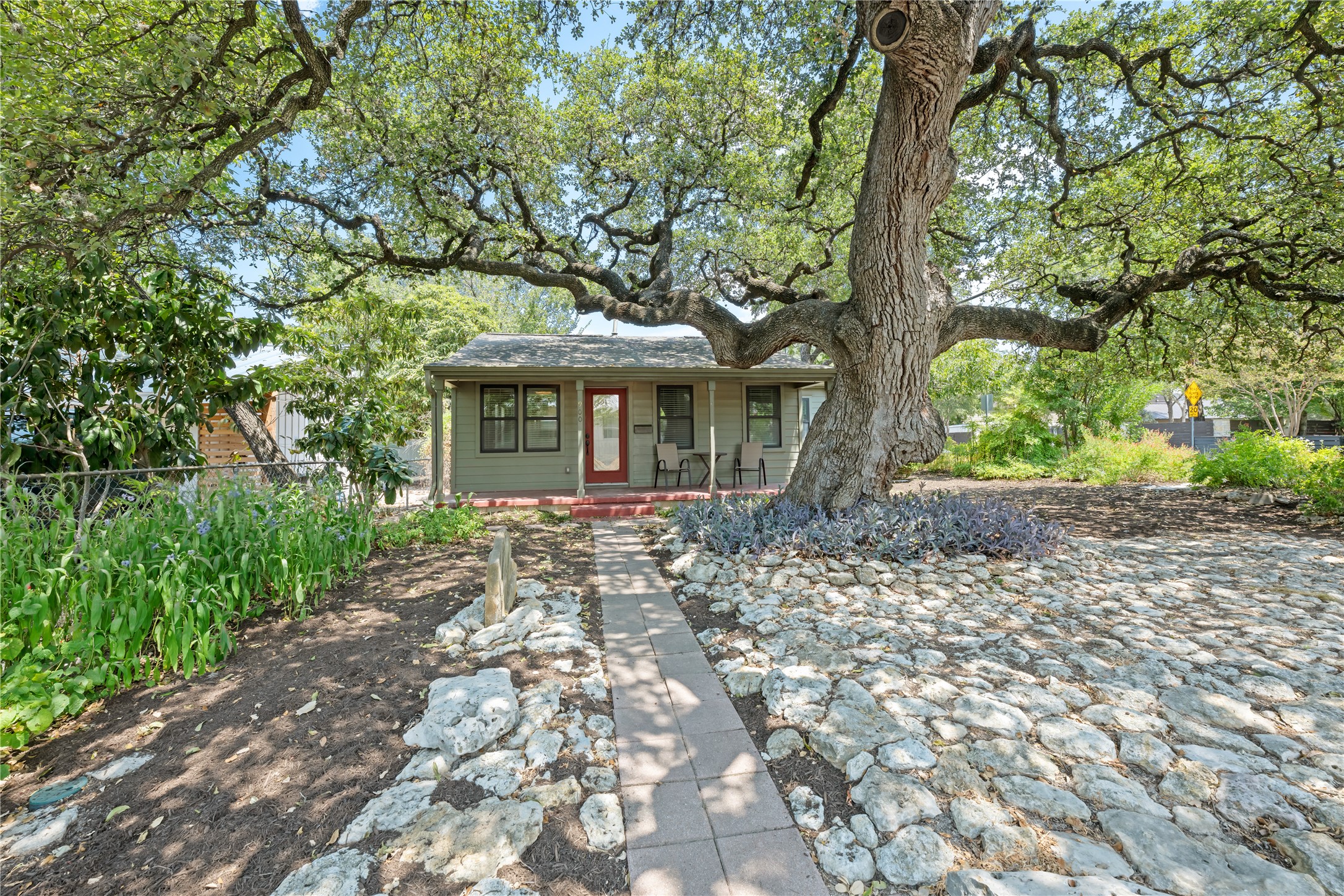 main property photo 22