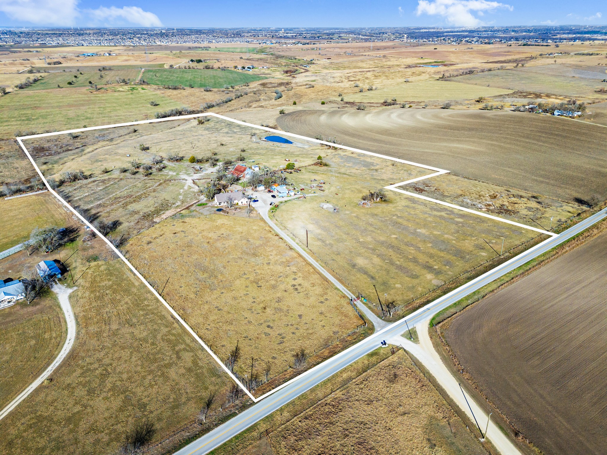 main property photo 32