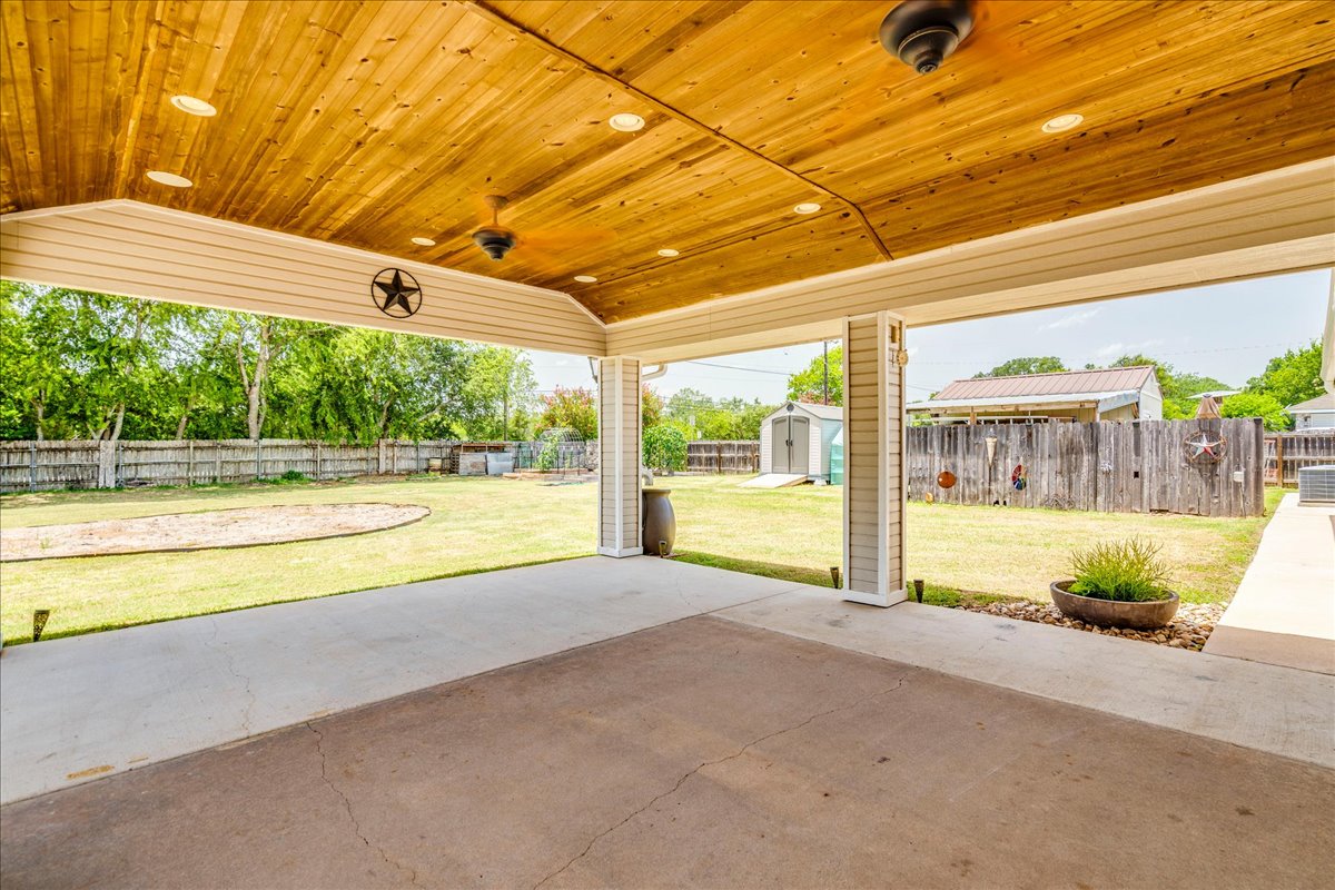 main property photo 33