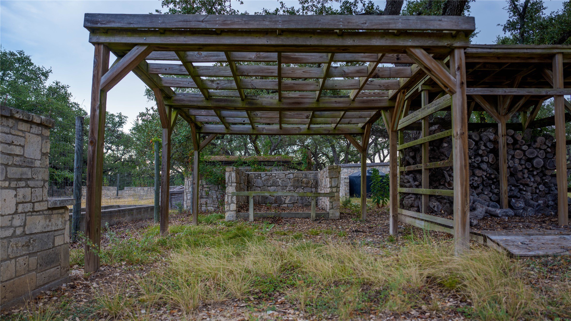 main property photo 23