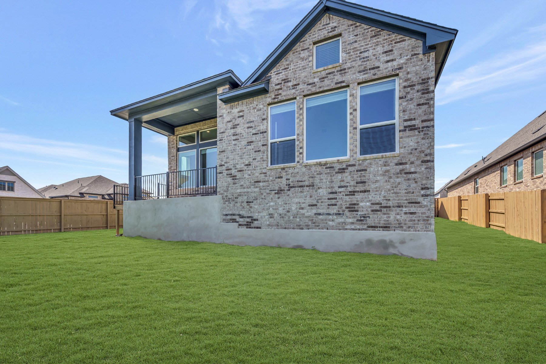 main property photo 25