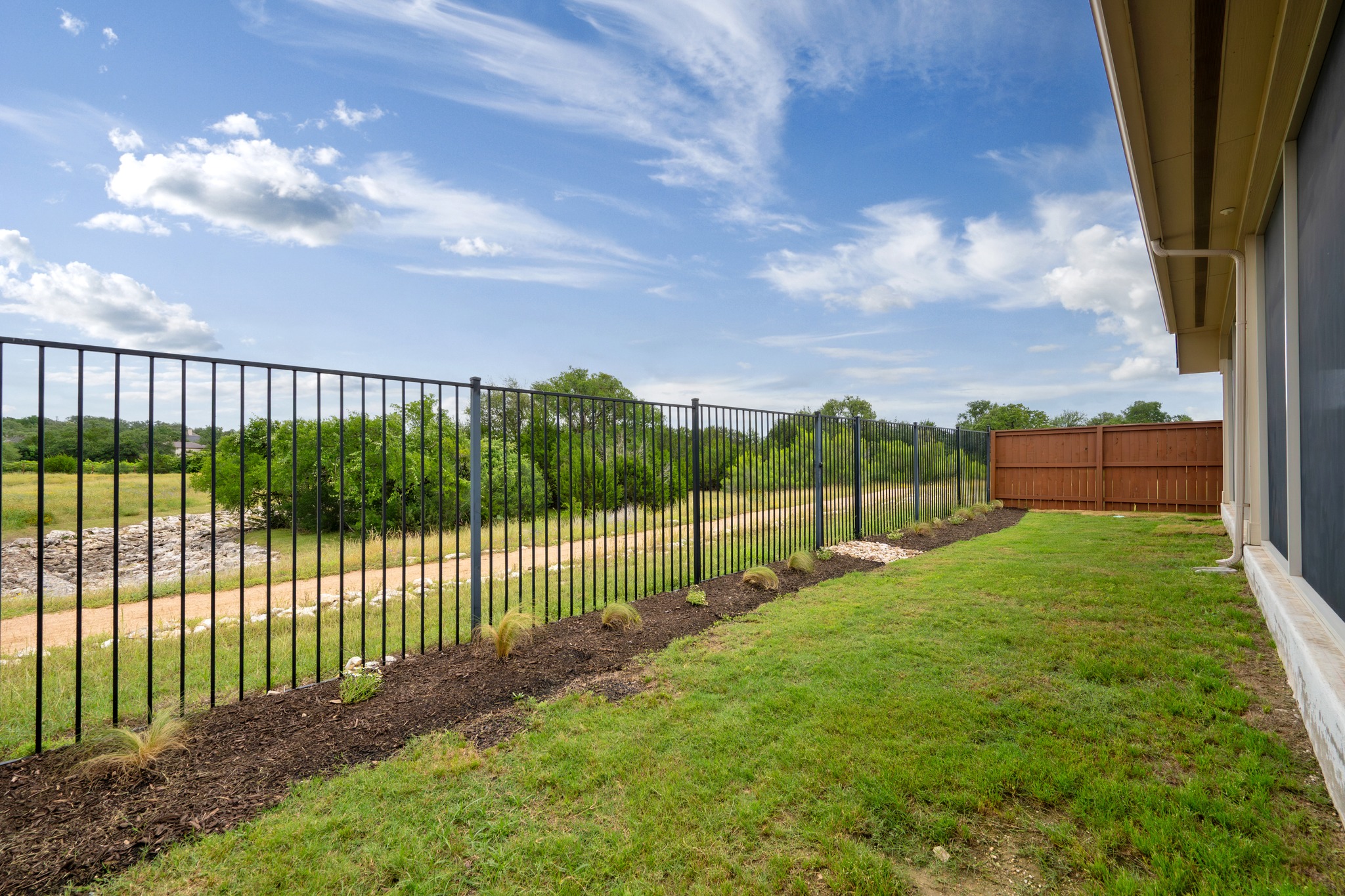 main property photo 27