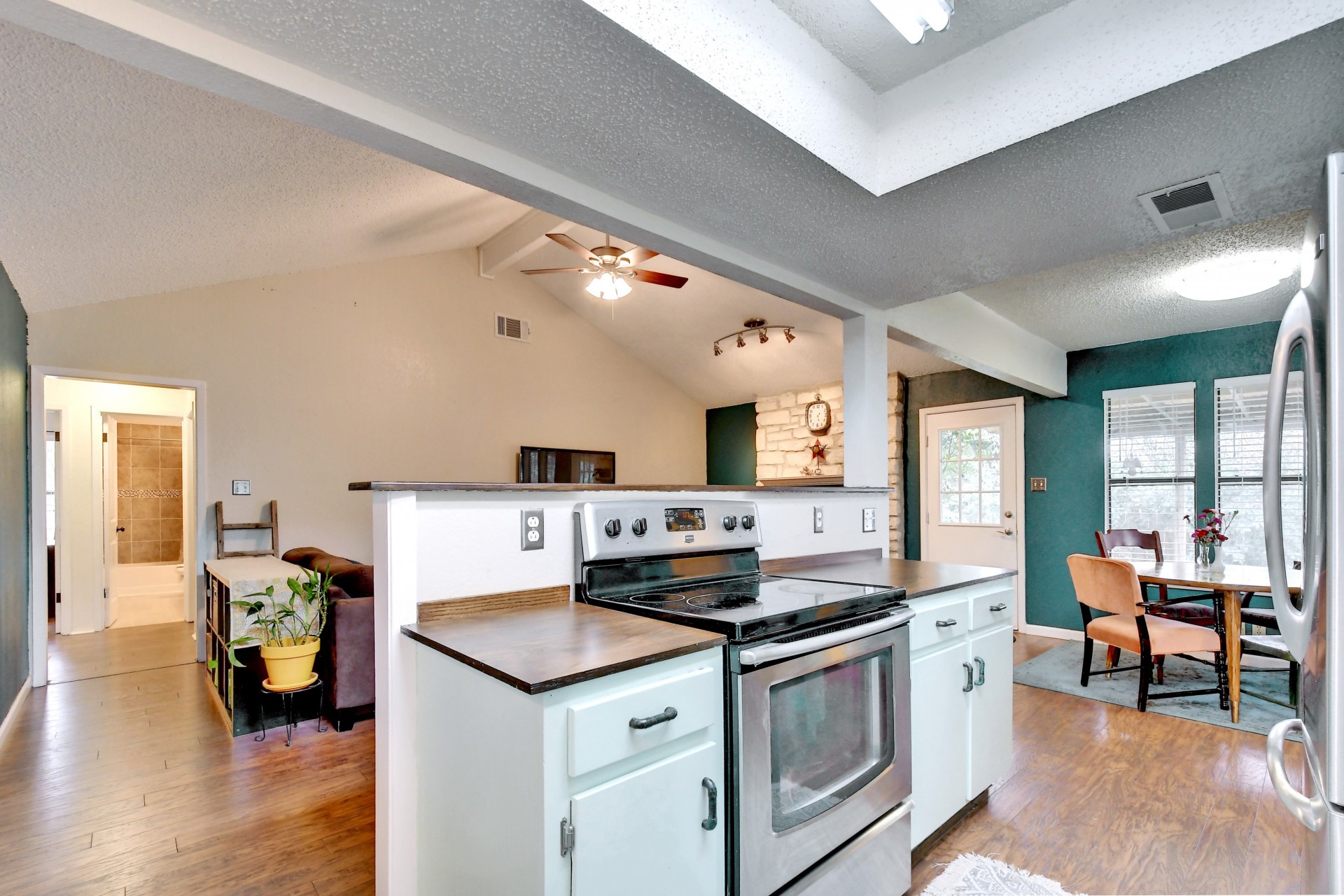 main property photo 12
