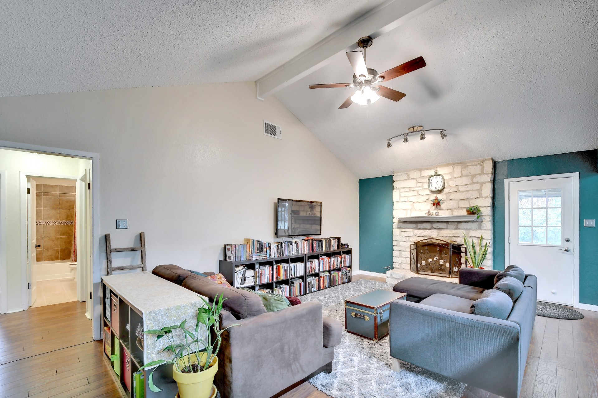 main property photo 5