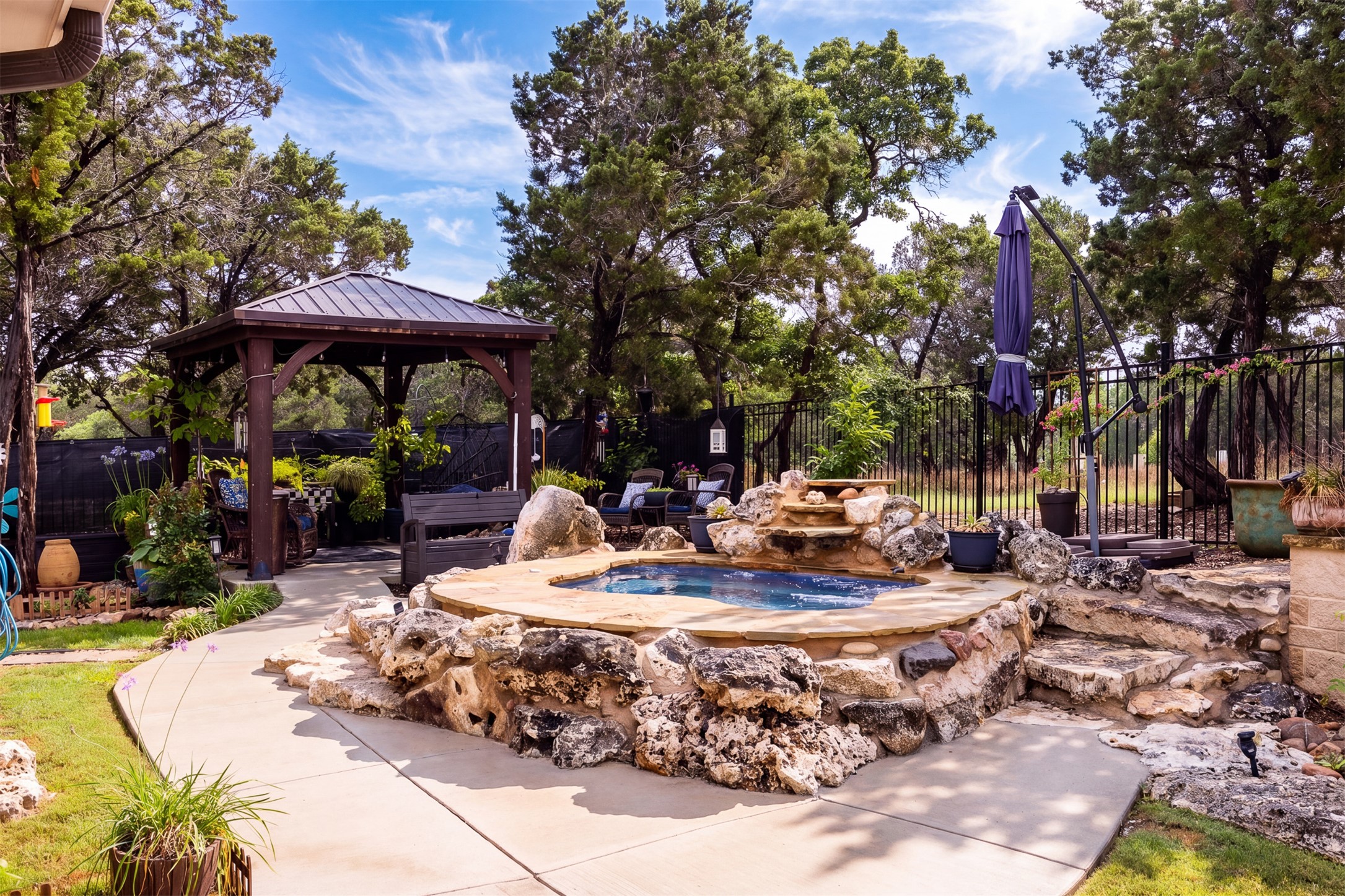 main property photo 25