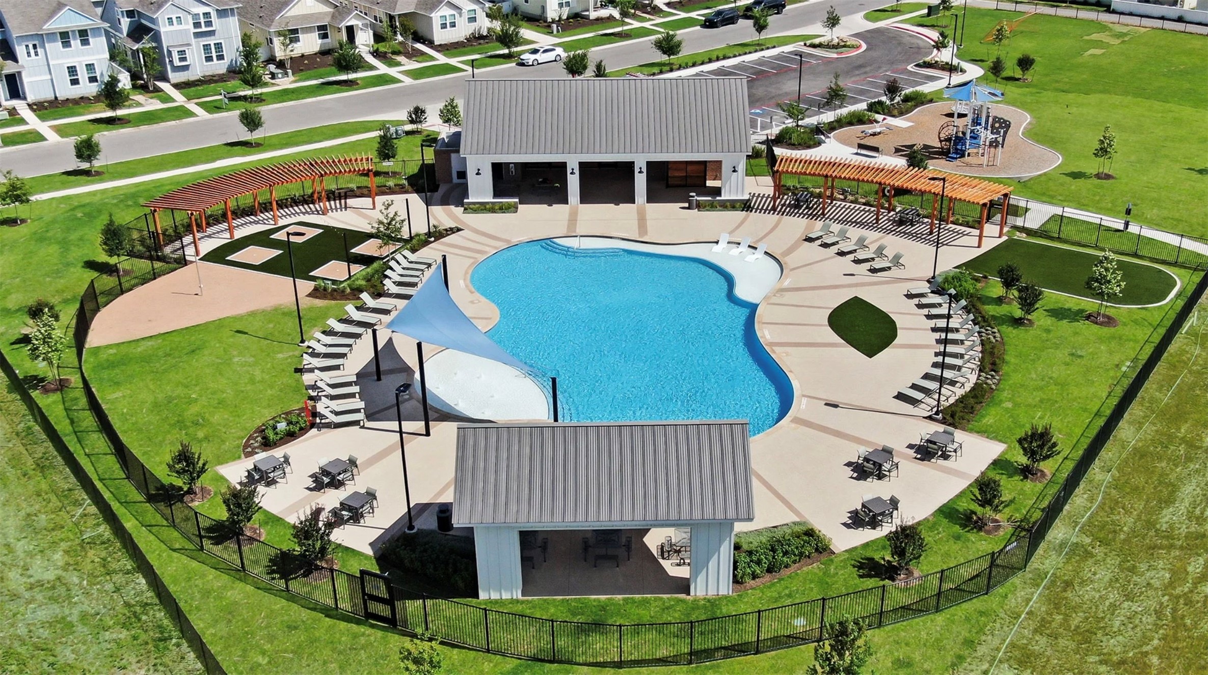 main property photo 17