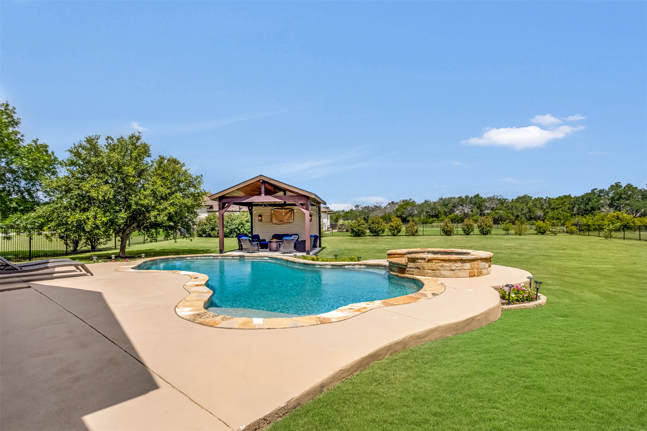 main property photo 26